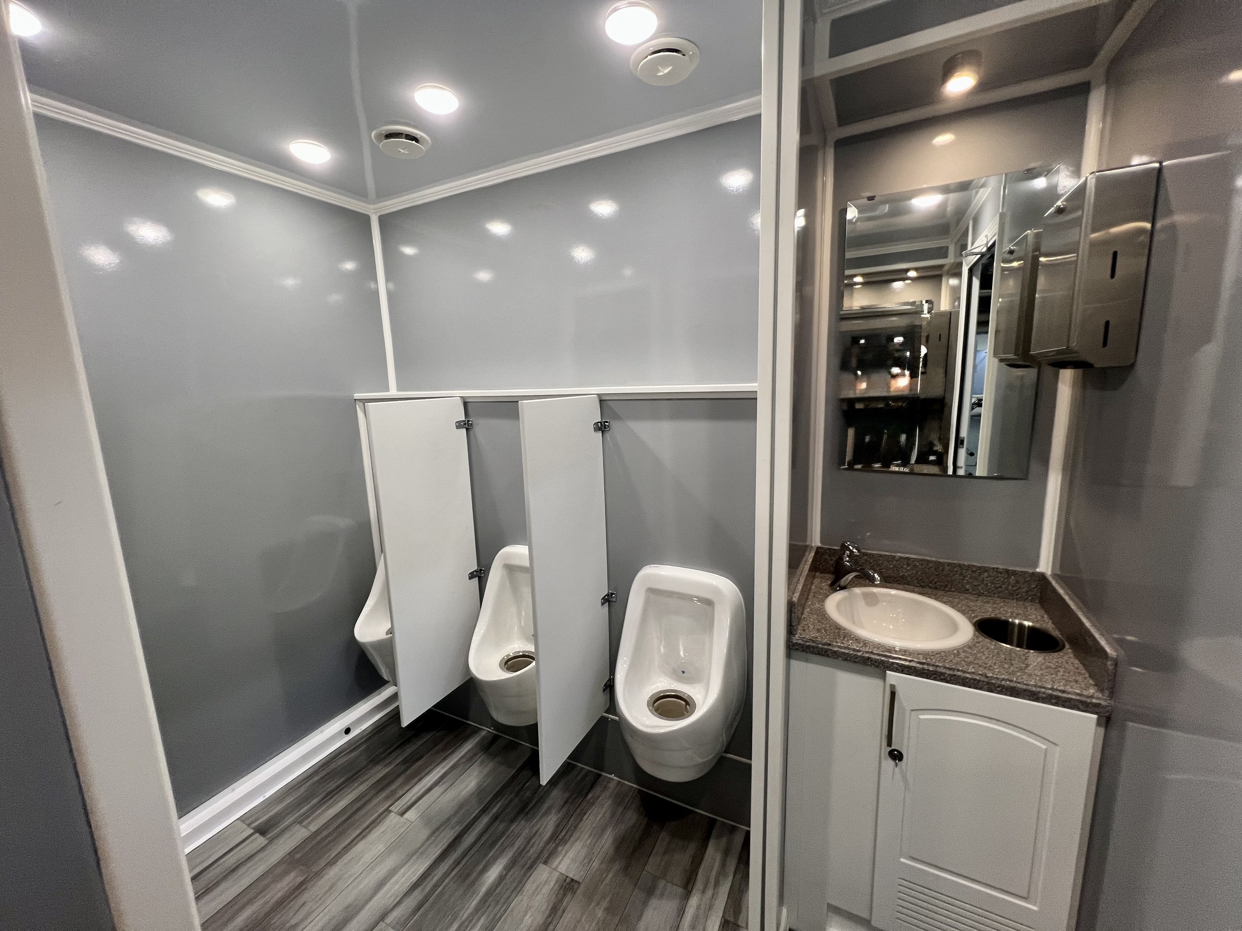 10 stall VIP restroom trailer.jpeg