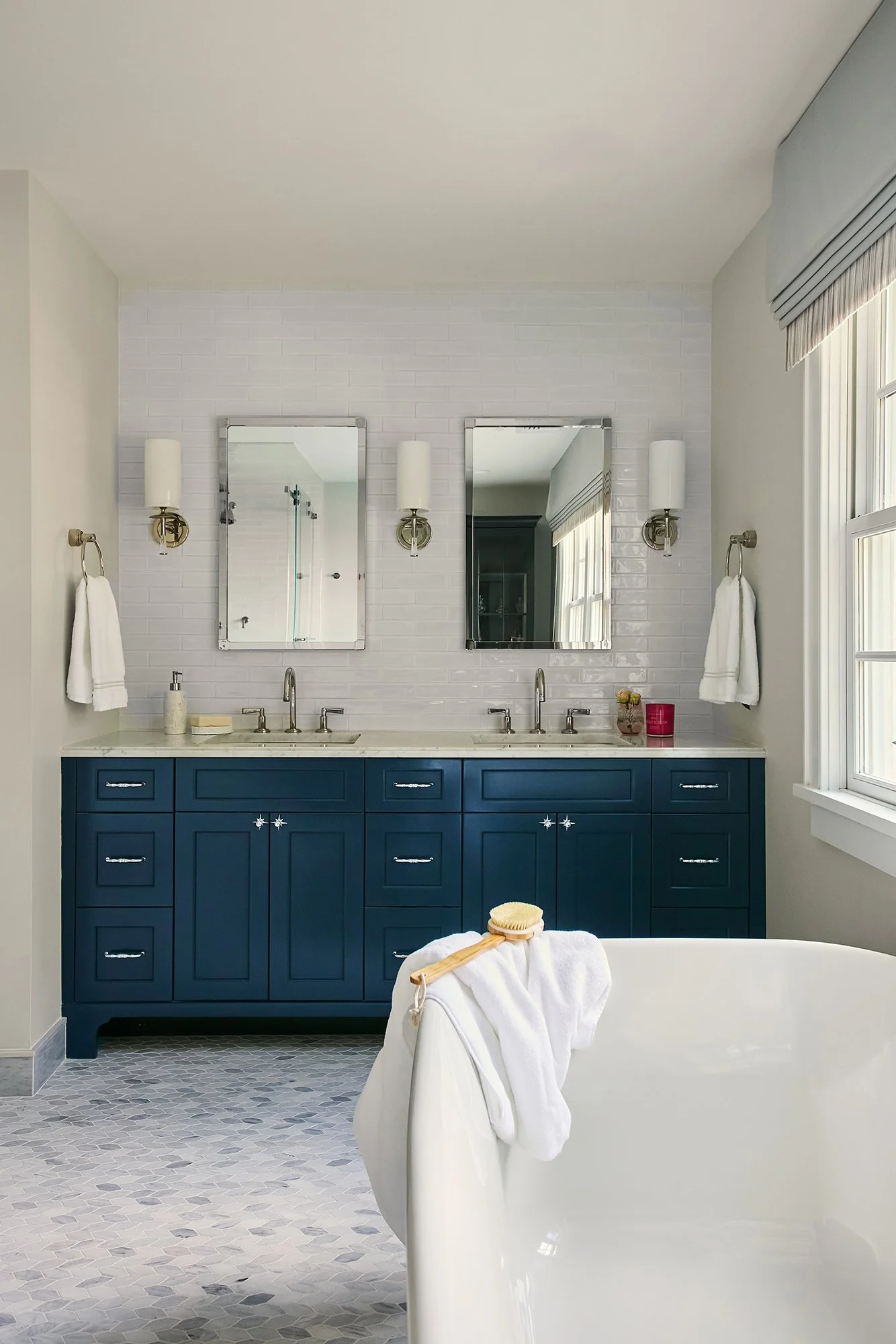 JenniferBMeyer_Maplewood_bathroom_2.jpg