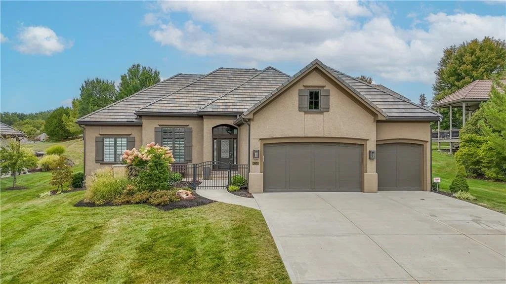 Homes for sale in the Riss Lake community of Kansas City, Missouri.