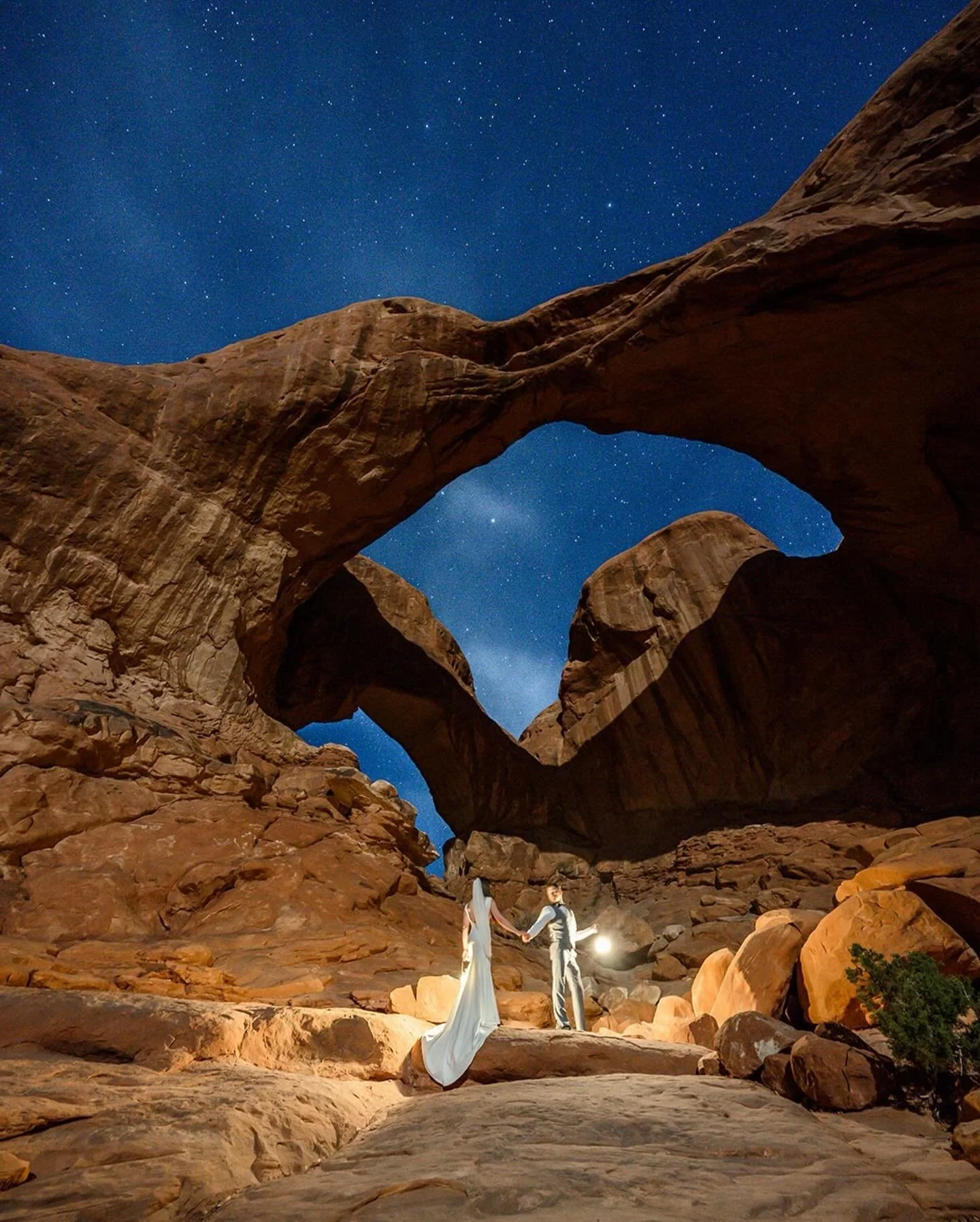 ✨SPOT FOR OCTOBER MOAB ELOPEMENTS STILL OPEN BUT FILLING UP QUICKLY✨

I&rsquo;m headed back to Moab October 24&ndash;29 and I only have 2 slots left for elopements! If you&rsquo;ve been dreaming of saying your vows surrounded by red rock canyons, epi