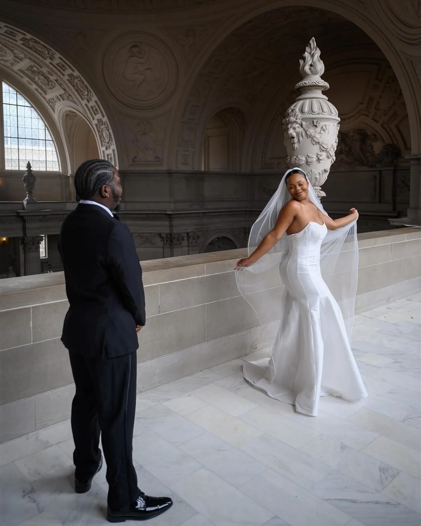 There&rsquo;s something so special about getting married at San Francisco City Hall. Every time I walk through those front doors I swear it takes my breath away all over again. The light pours through the windows just right the grand staircase looks 