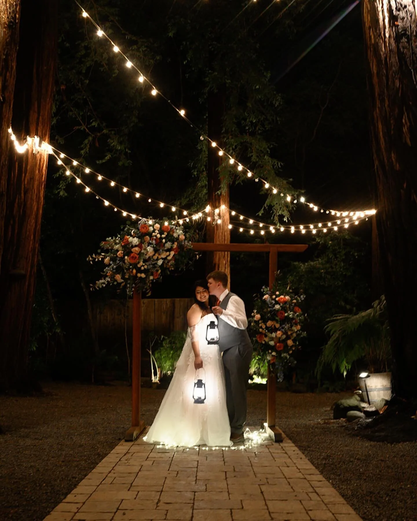 Deer Park Villa will always have my heart. It&rsquo;s tucked away in Fairfax, just outside San Francisco, and somehow feels like you&rsquo;ve stepped right into a fairytale. The string lights hanging through the trees, the cozy courtyard, and that pe