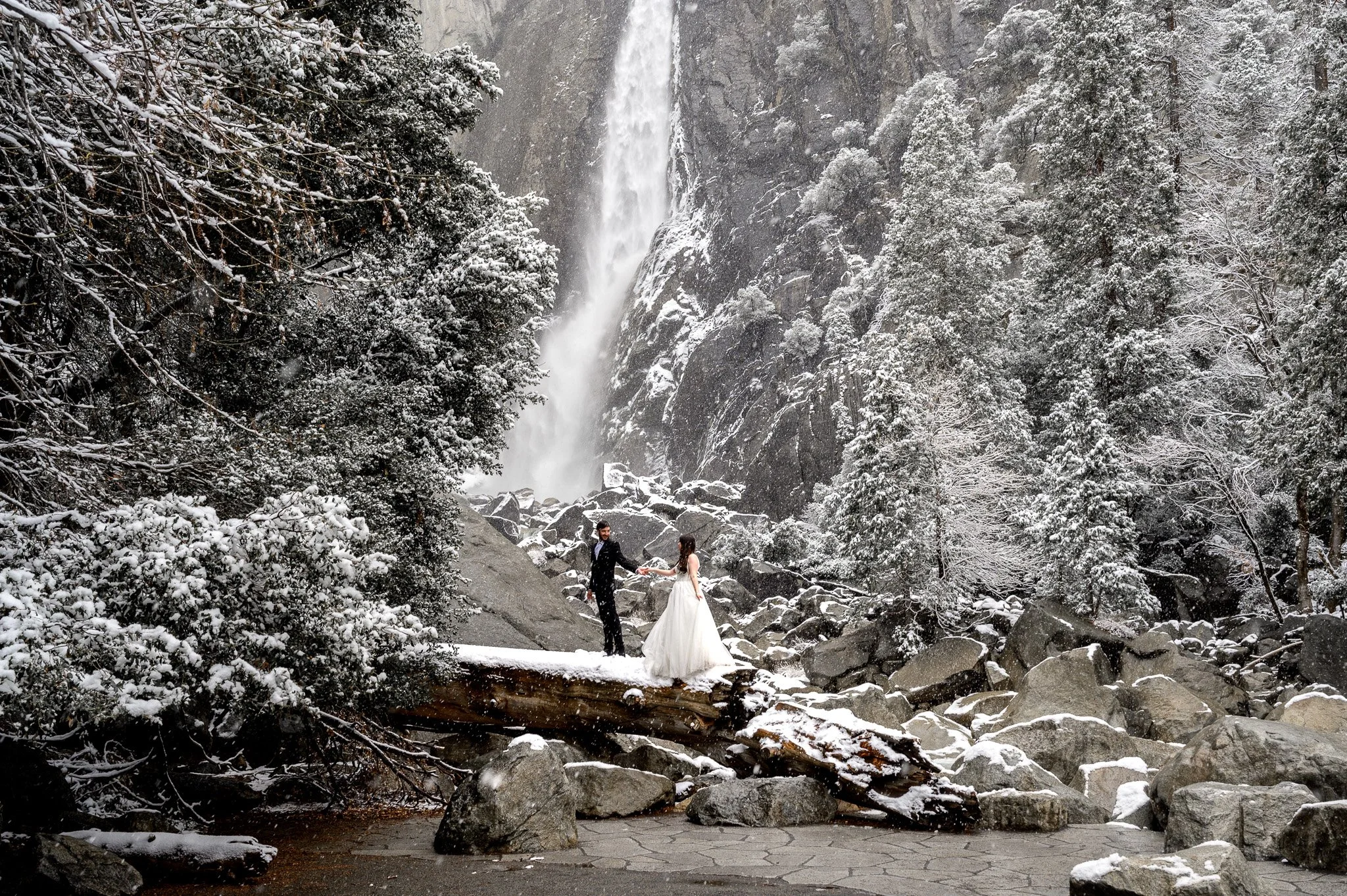 The Ultimate Guide to Eloping in Yosemite in Winter