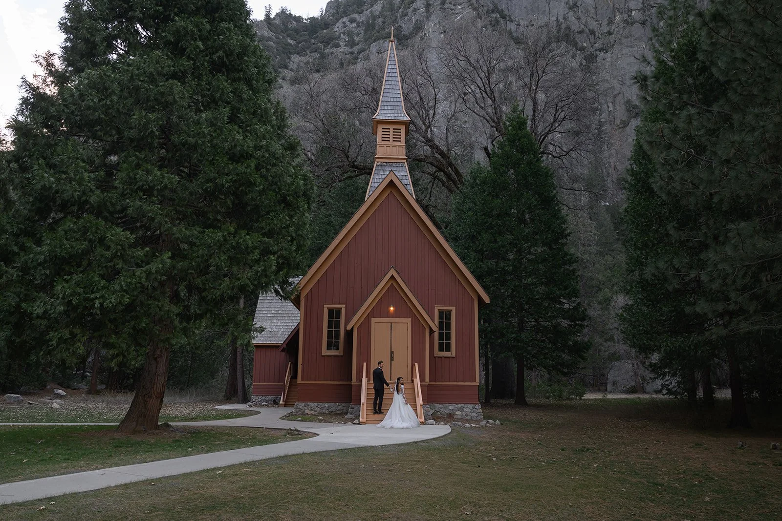 How to Avoid Crowds When Eloping in Yosemite National Park