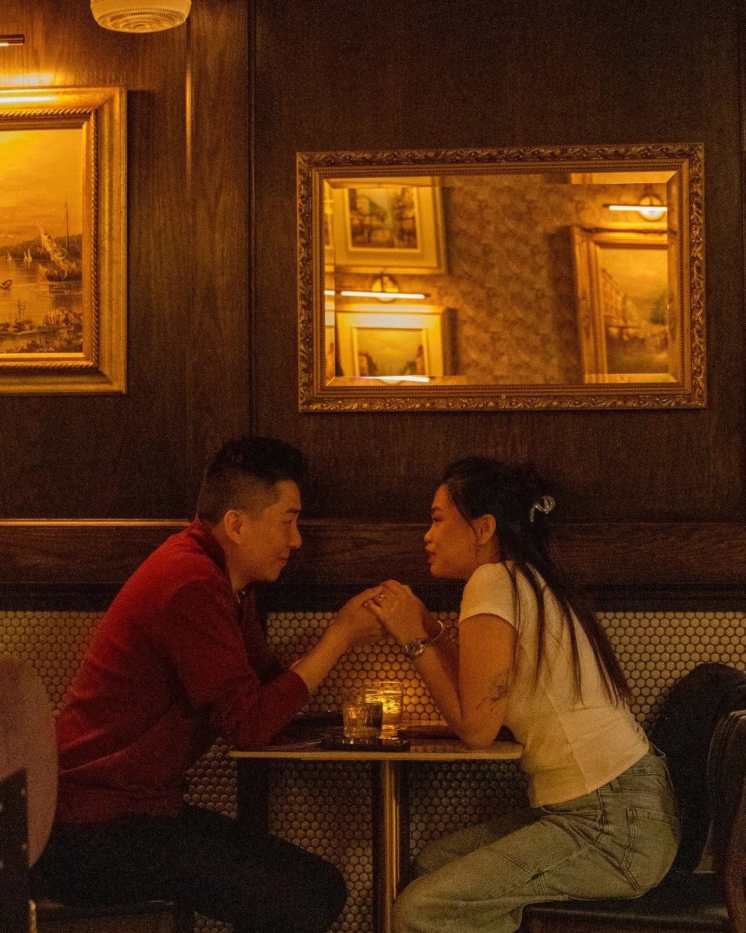 Un t&ecirc;te-&agrave;-t&ecirc;te sign&eacute; Barrelmans.

A date night, Barrelmans style.

#Barrelmans #OldMontreal #OldPort #GensduVieux #Cocktails #Tapas #Mixology