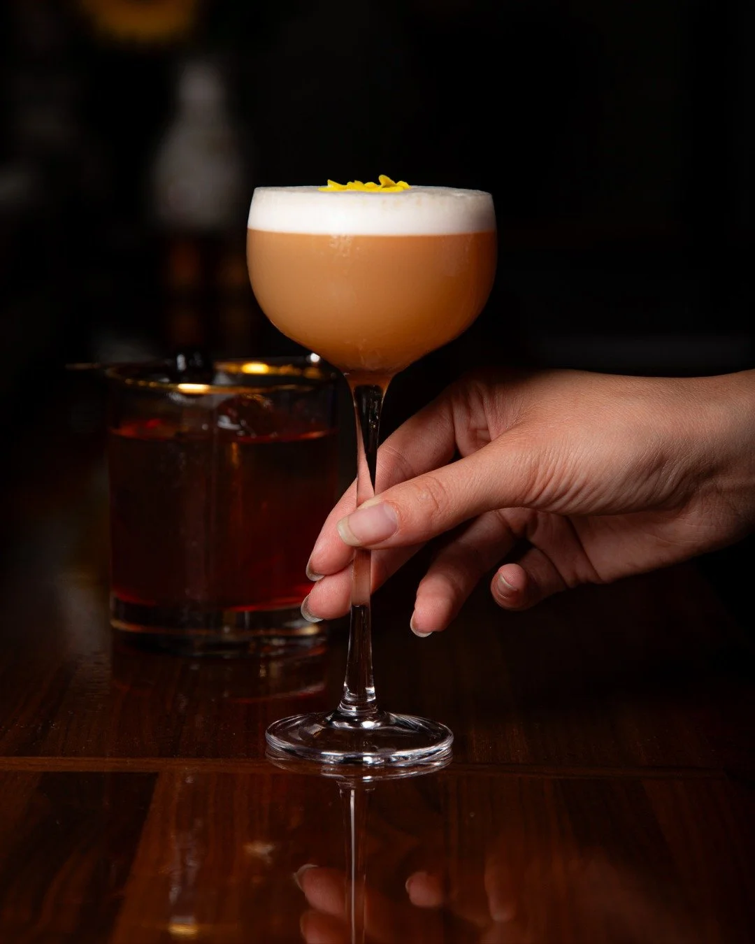 Classique ou audacieux &mdash; &agrave; vous de choisir.

Classic or bold &mdash; your move.

#Barrelmans #OldMontreal #OldPort #GensduVieux #Cocktails #Tapas #Mixology