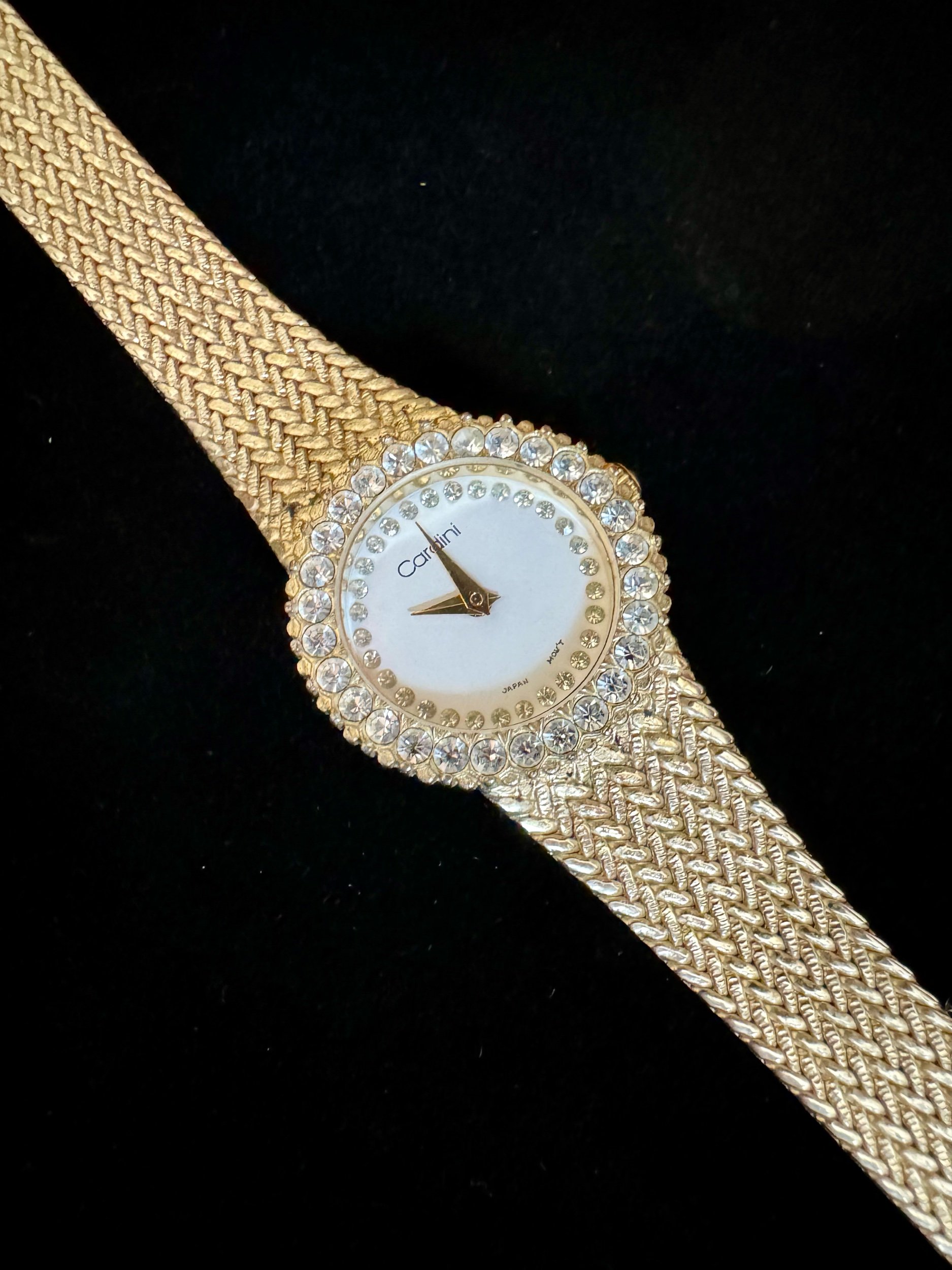 Vintage gold Cardini watch with classic round dial and gold-toned case, untested, needs battery – perfect for collectors