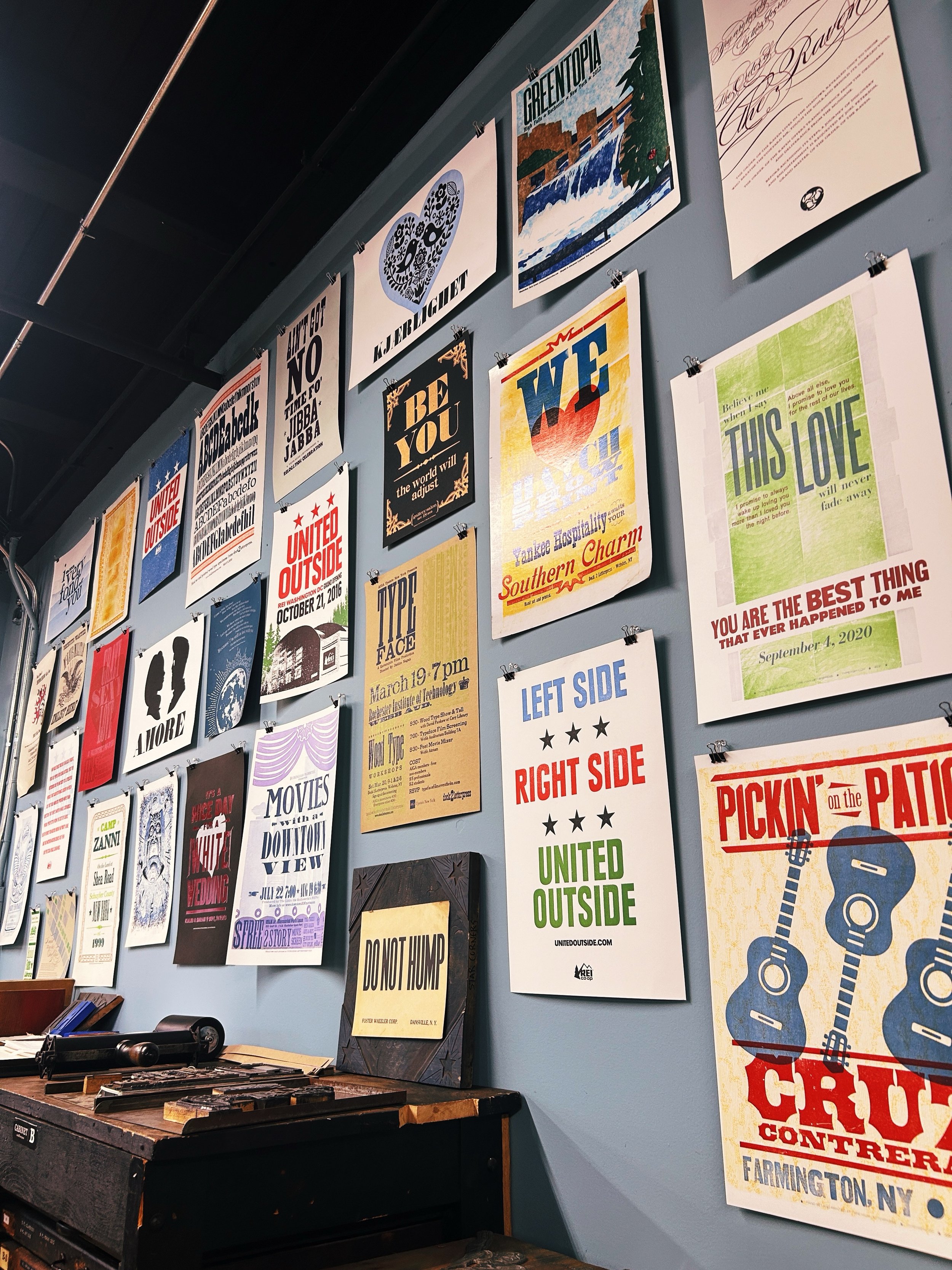 back to the basics. thank you tony for a chill and spooky night with your wood type 🎃✨

@typehighletterpress 

#rochesterny #rochestercreative #artdirector rochester, new york | roc small business | art director | graphic designer | brand designer |