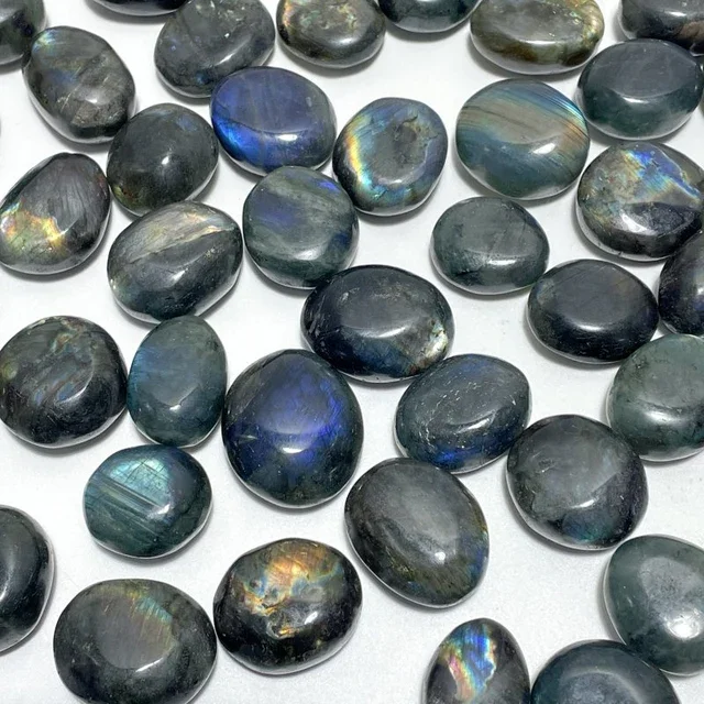 small-flash-dark-labradorite-tumbled-wholesale-336353.webp