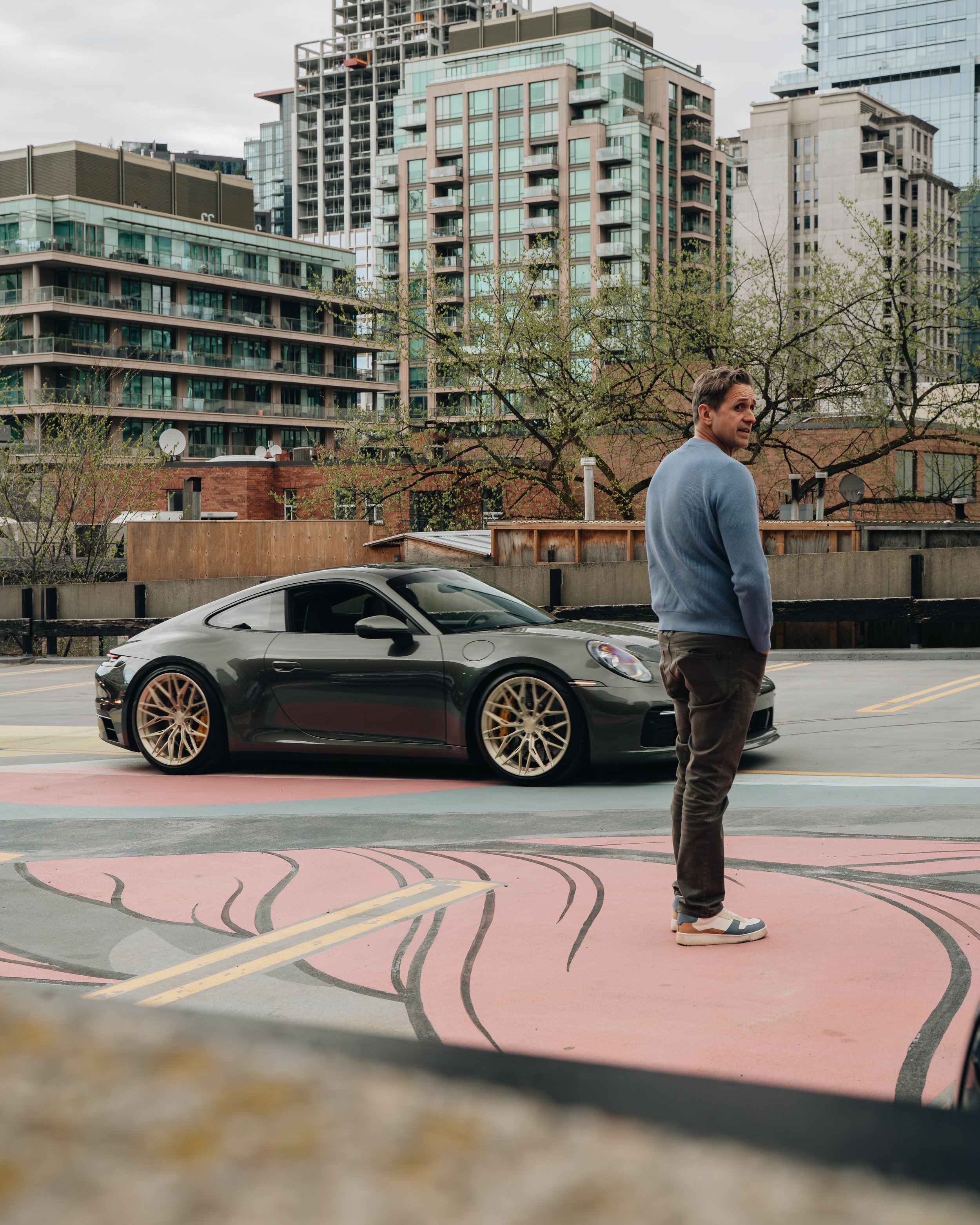 Person + Porsche - 4x5t.jpg