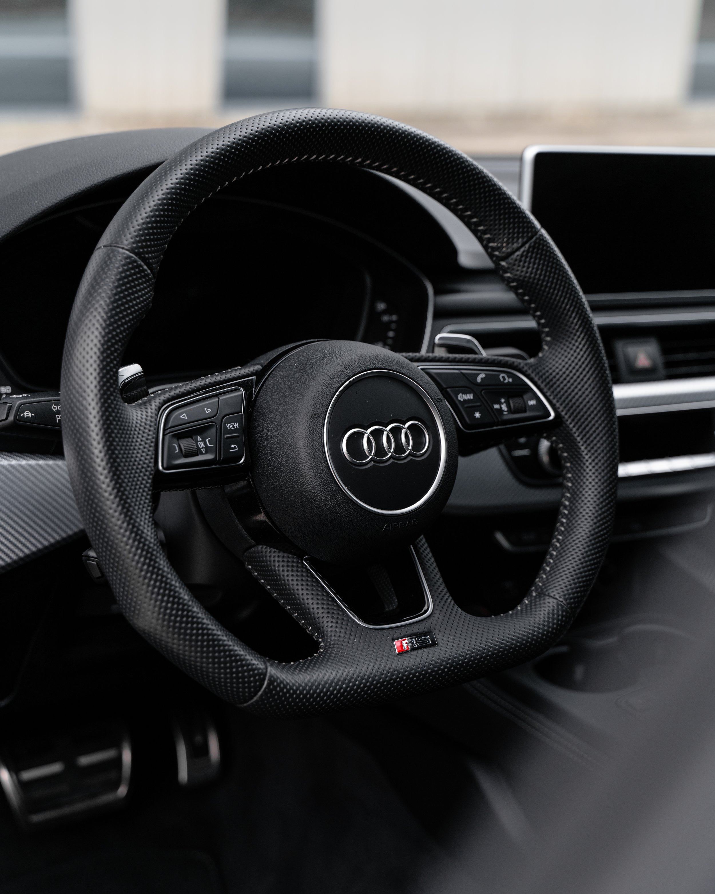 Interior - Steering Wheel - 4x5.jpg