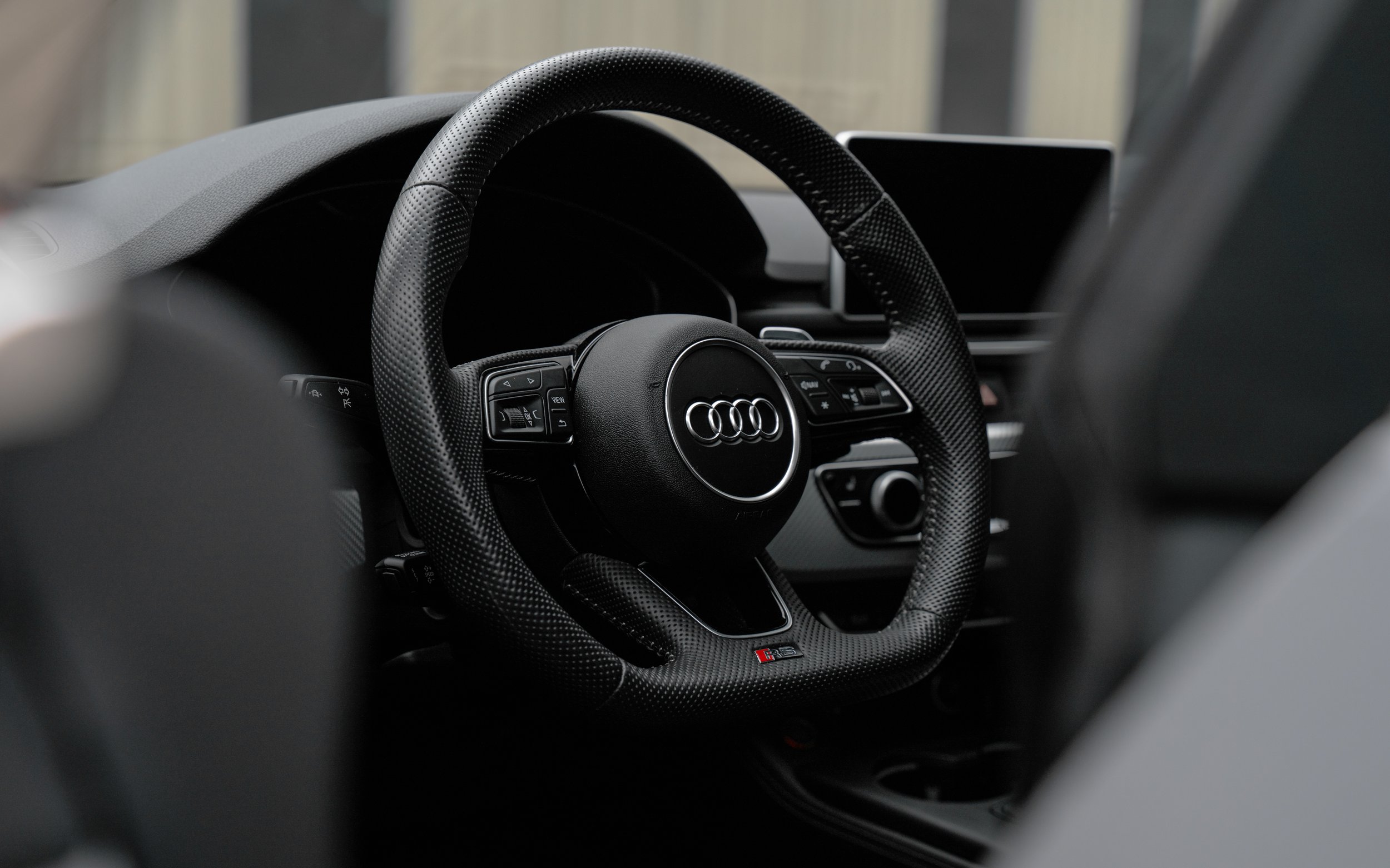 Interior - Steering Wheel Hero - 16x10.jpg
