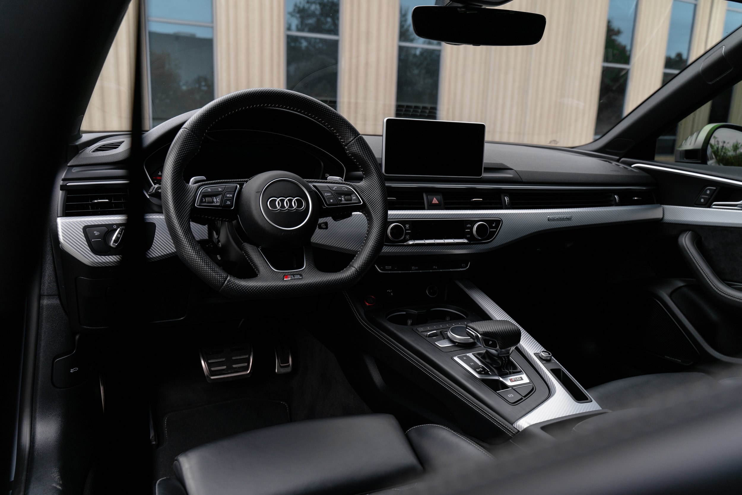 Interior - Drivers Hero - 3x2.jpg