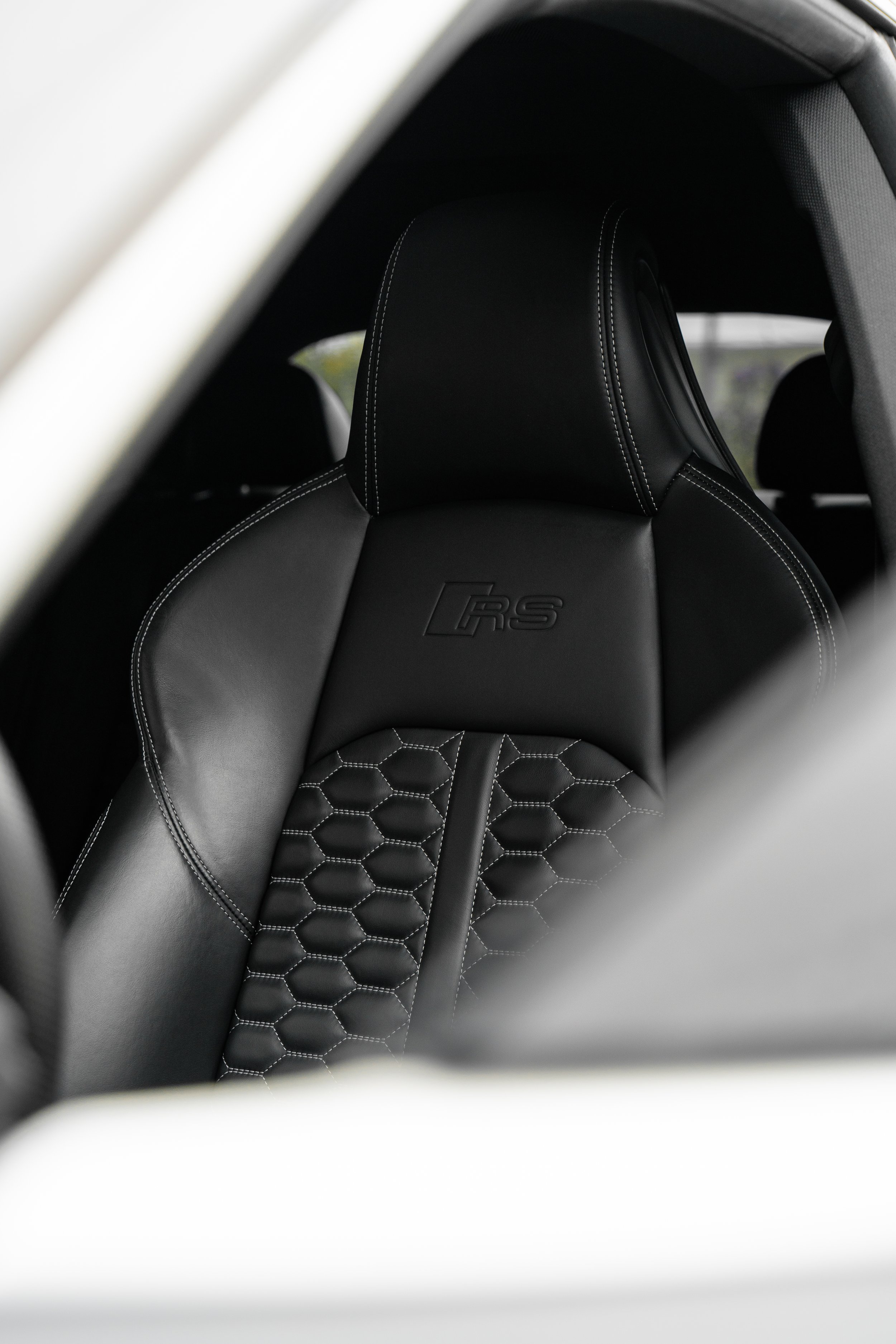 Interior - Seat Tight - 3x2.jpg
