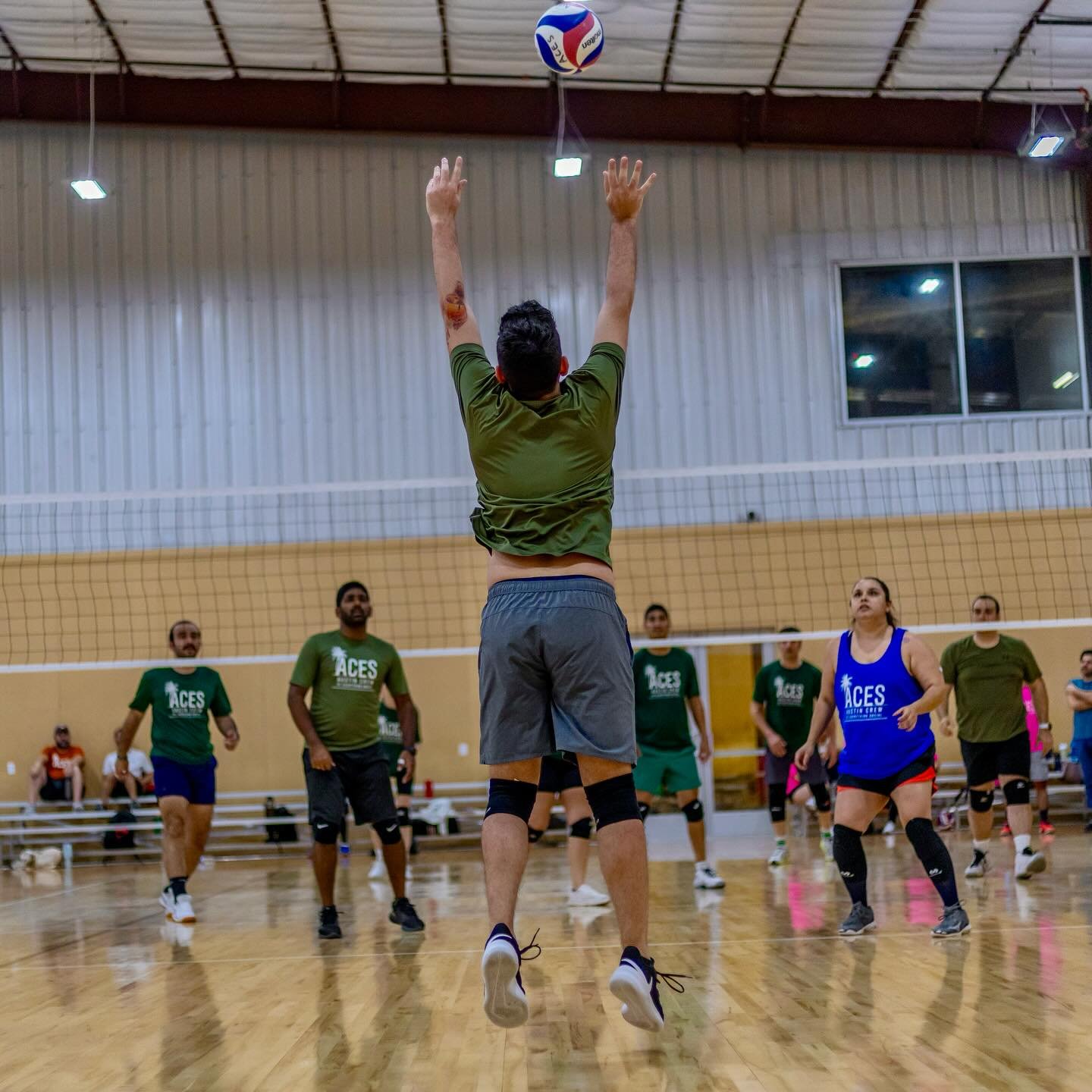 Spent the past weeks photographing both indoor and sand volleyball leagues for @acesintx, here are some of the highlights!

#volleyball #volleyballphotographer #volleyballphotography #sportsphotography #sportsphotographer #atx #austinphotographer