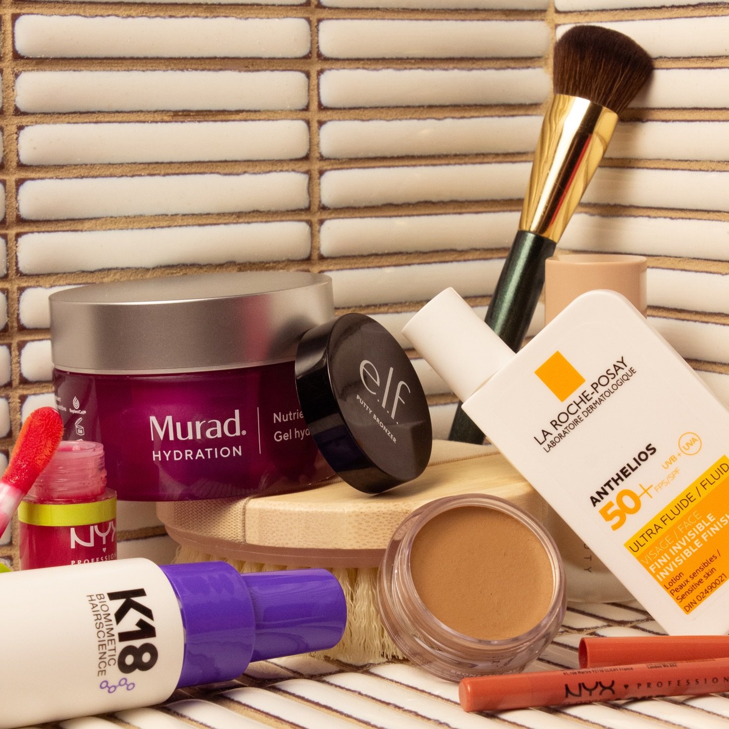 A routine you can&rsquo;t pass up.

Using my photo tile backdrop to create these shots. See my previous post on how I made this! 

Including some of my favourite beauty products capturing a bathroom &lsquo;getting ready&rsquo; vibe 💄💋