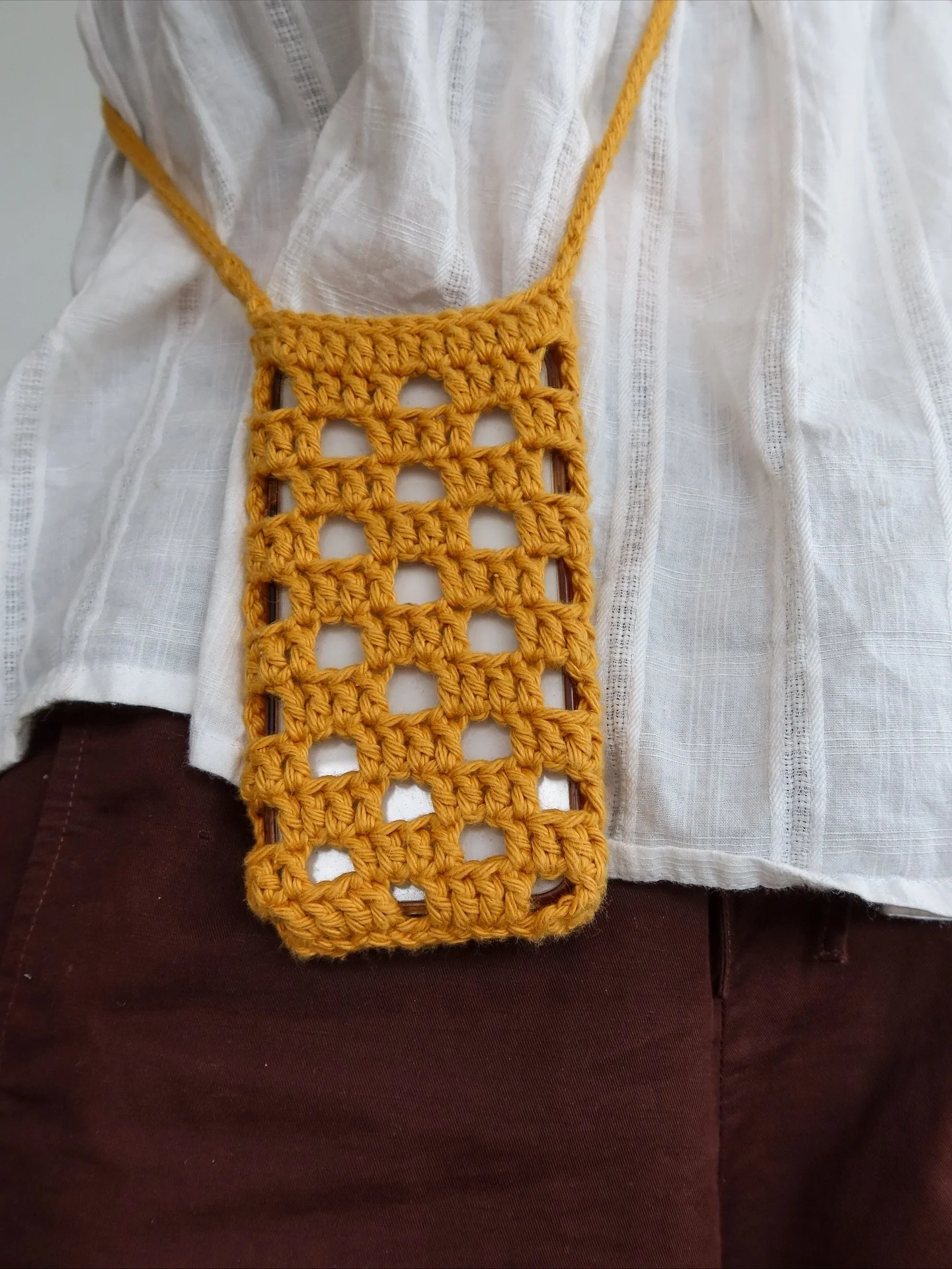 Somedays all I need is my phone on me so I&rsquo;ve designed this cute but practical crochet bag for those pocketless outfits. I&rsquo;ve also been wanting to write my first crochet pattern for a while so I&rsquo;m giving it a go with this project! I