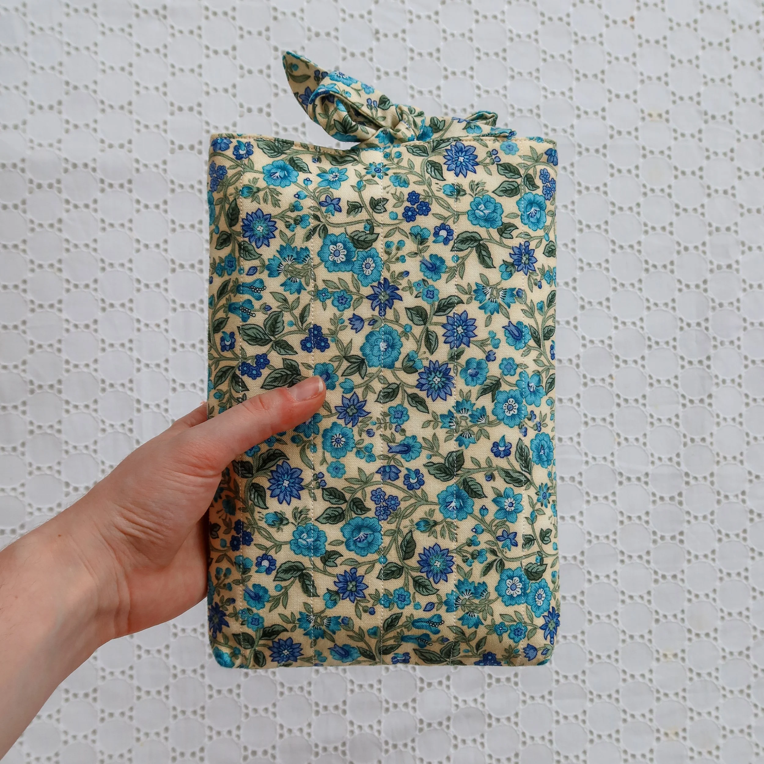 Quilted Book Sleeve - Floral Blue