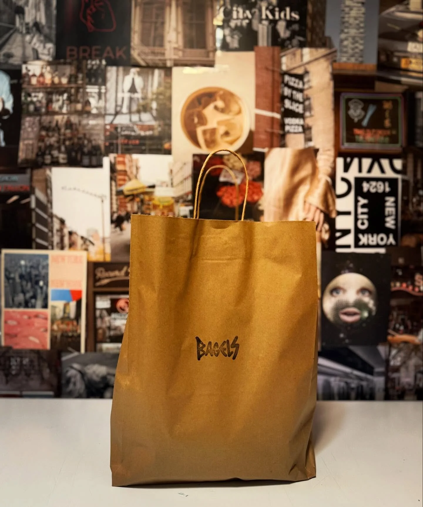 Getting stocked up for this weekend at the @merchantilemarket ☀️💕🥯🍓✨ #merchantilemarket #scottsdaleaz #valentinesdaymarket #bagelwick #bagels