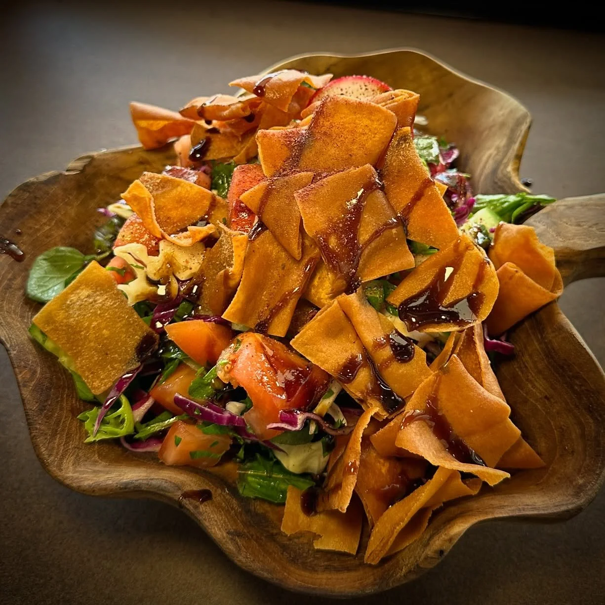 The perfect pairing for your charcoal chicken! 🔥 #fattoush #fattoushsalad #akly #riverwood