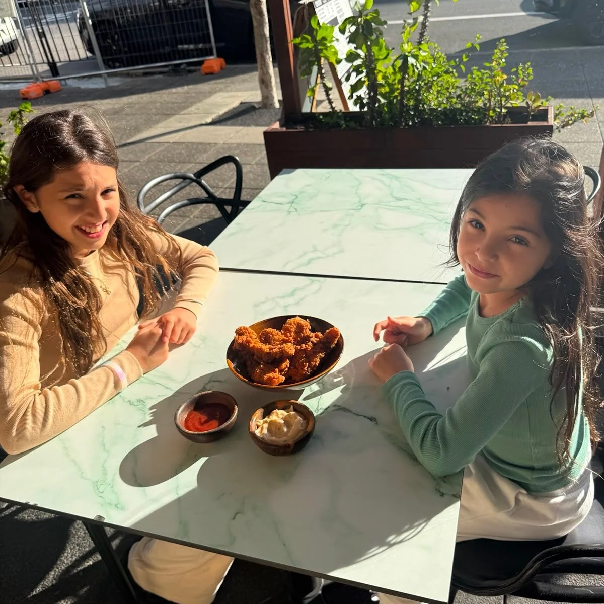 Thanks for stopping by girls! #chickentenders #riverwood #akly #charcoalchicken #sydneyfoodies