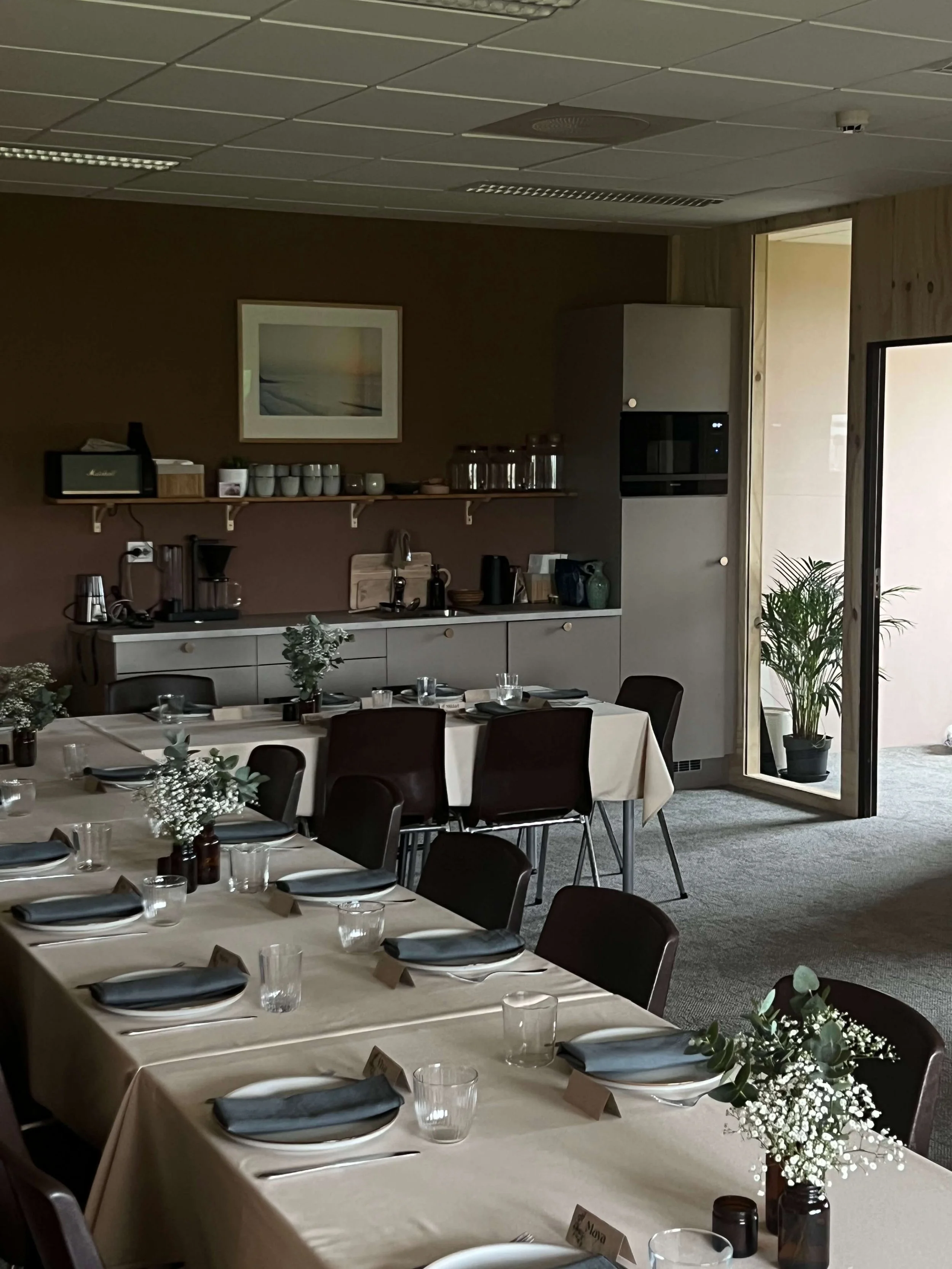 Kjøkken i bakgrunnen