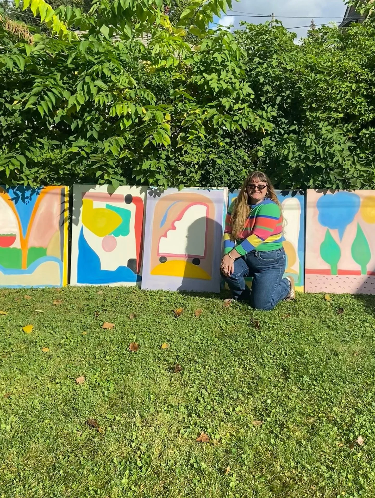 Just a lady and her paintings 🎨