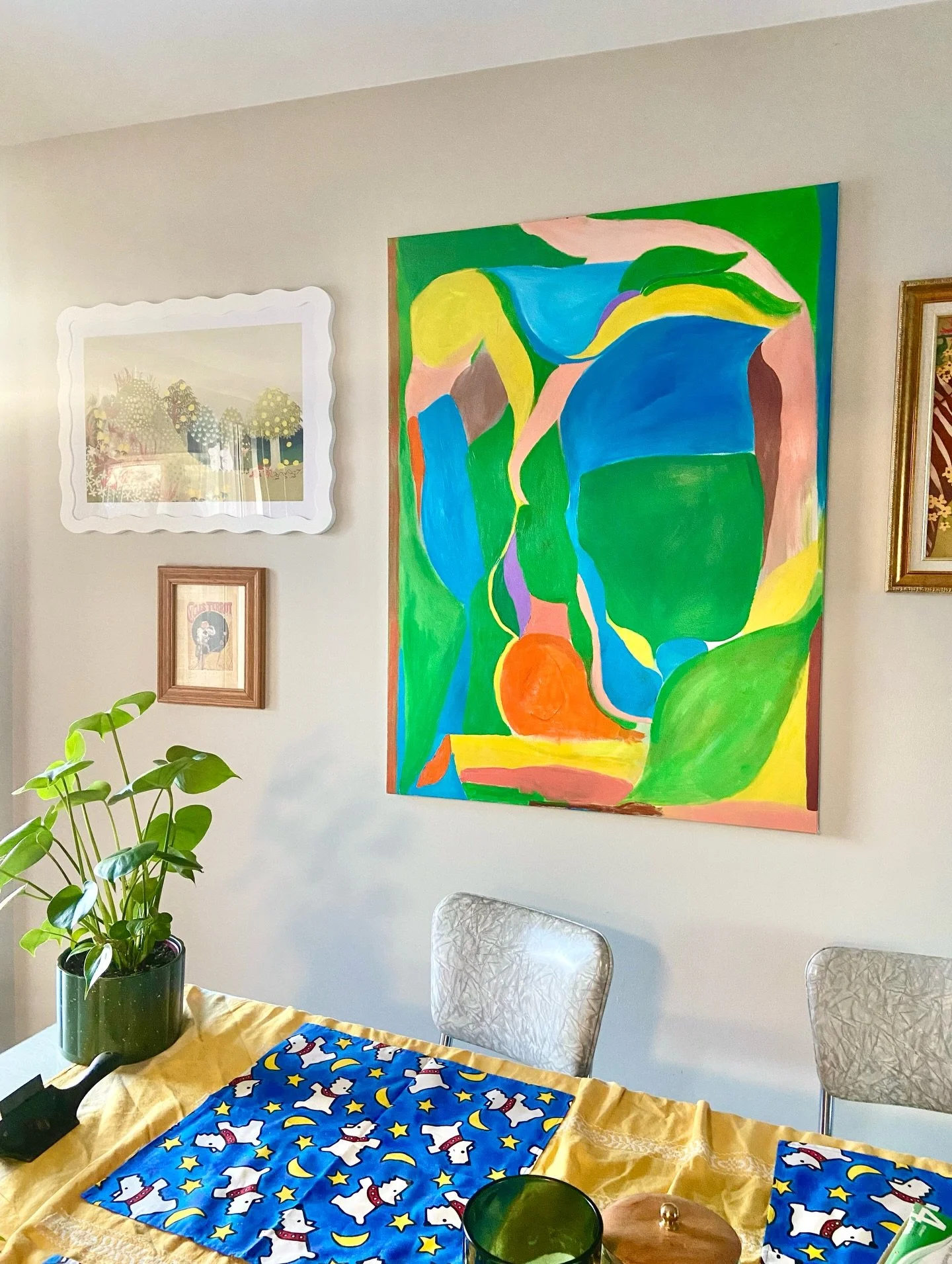 One of my favorite corners of our home. Featuring a big painting by me, titled "Meadow"
.
.
.
.
#modernvintage #womenartistsofinstagram #artisthome #eclectichome #whimsicalhome