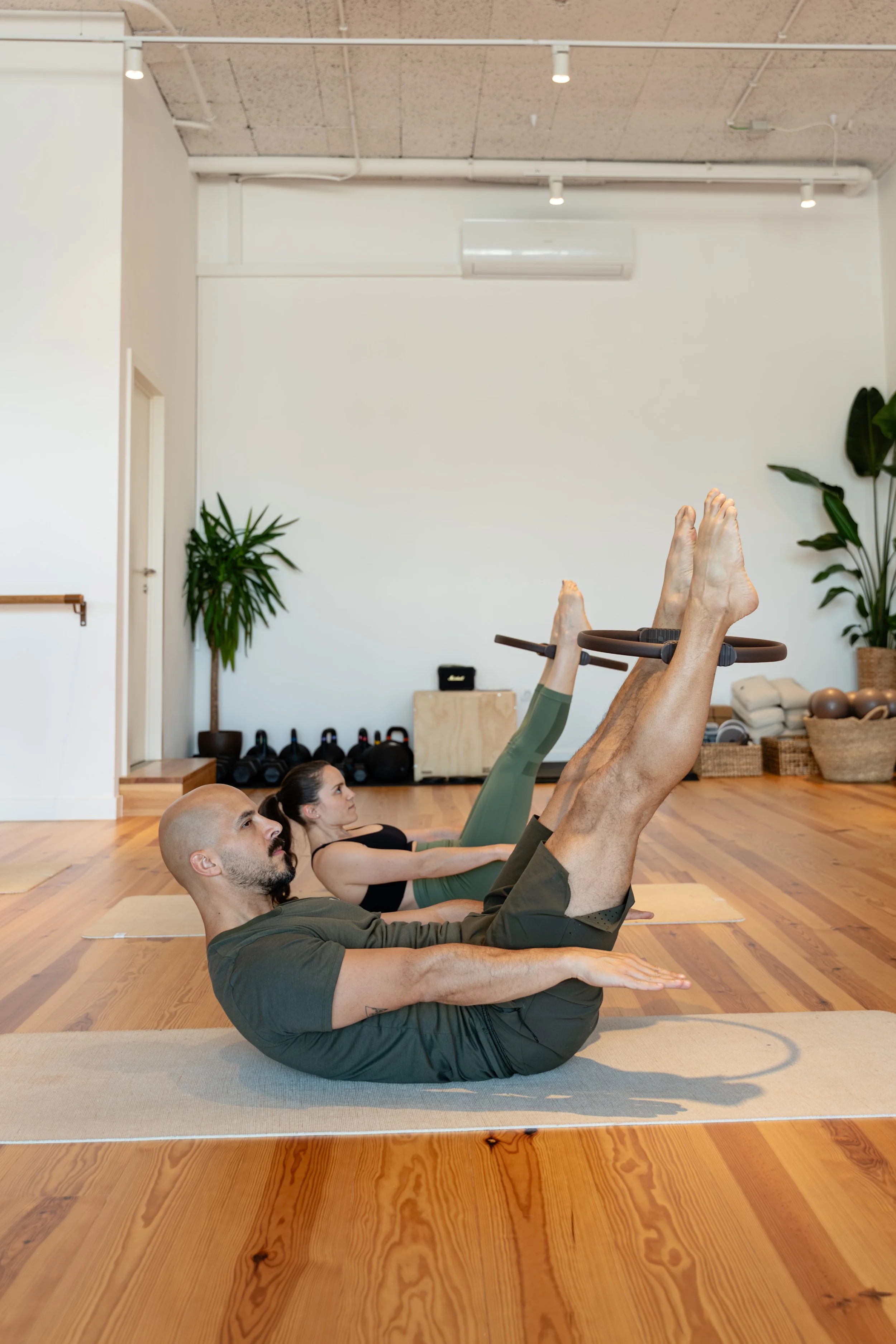 Sessão de Pilates no Plenum Studio, Braço de Prata