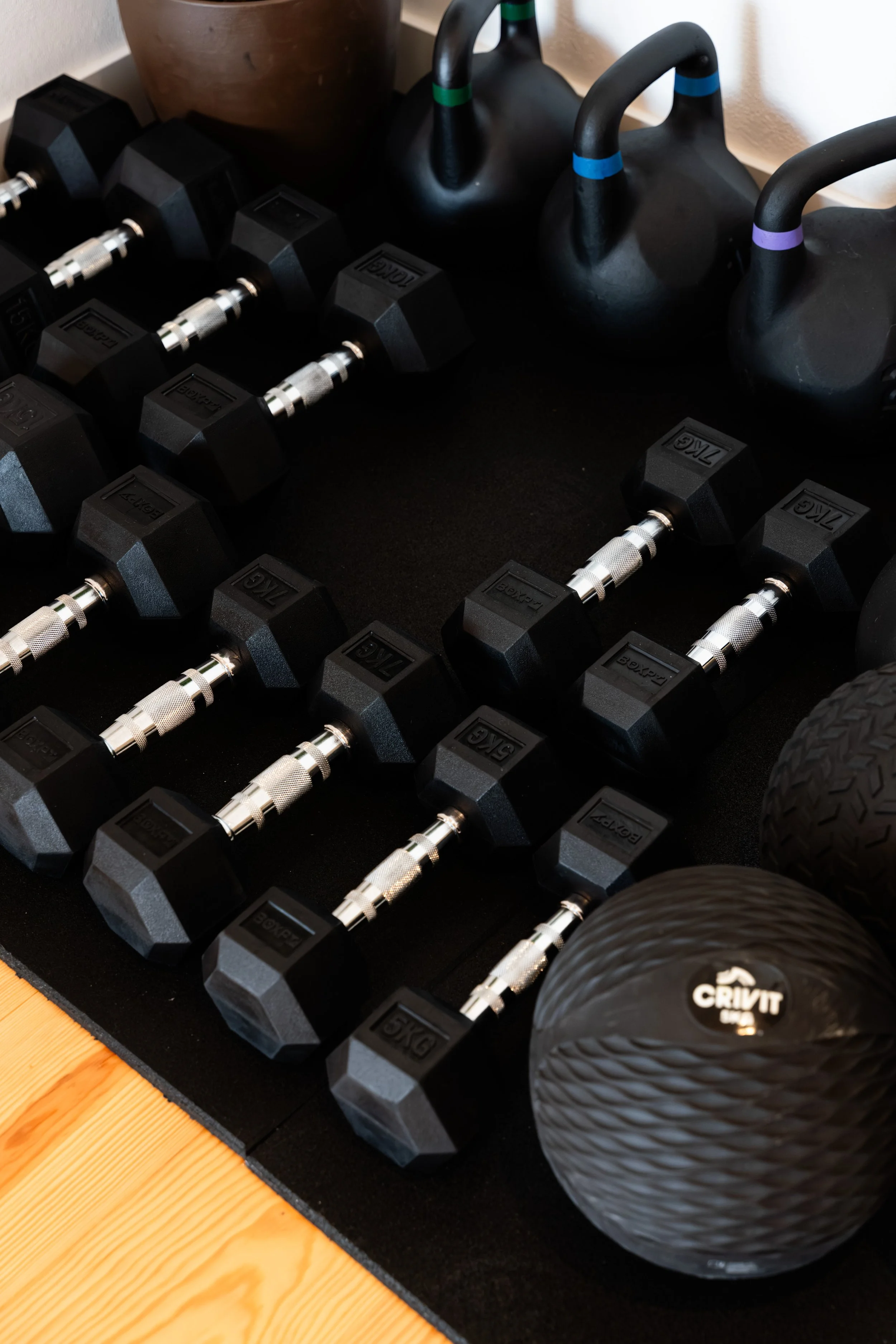 Pilates com halteres no Plenum Studio, Lisboa