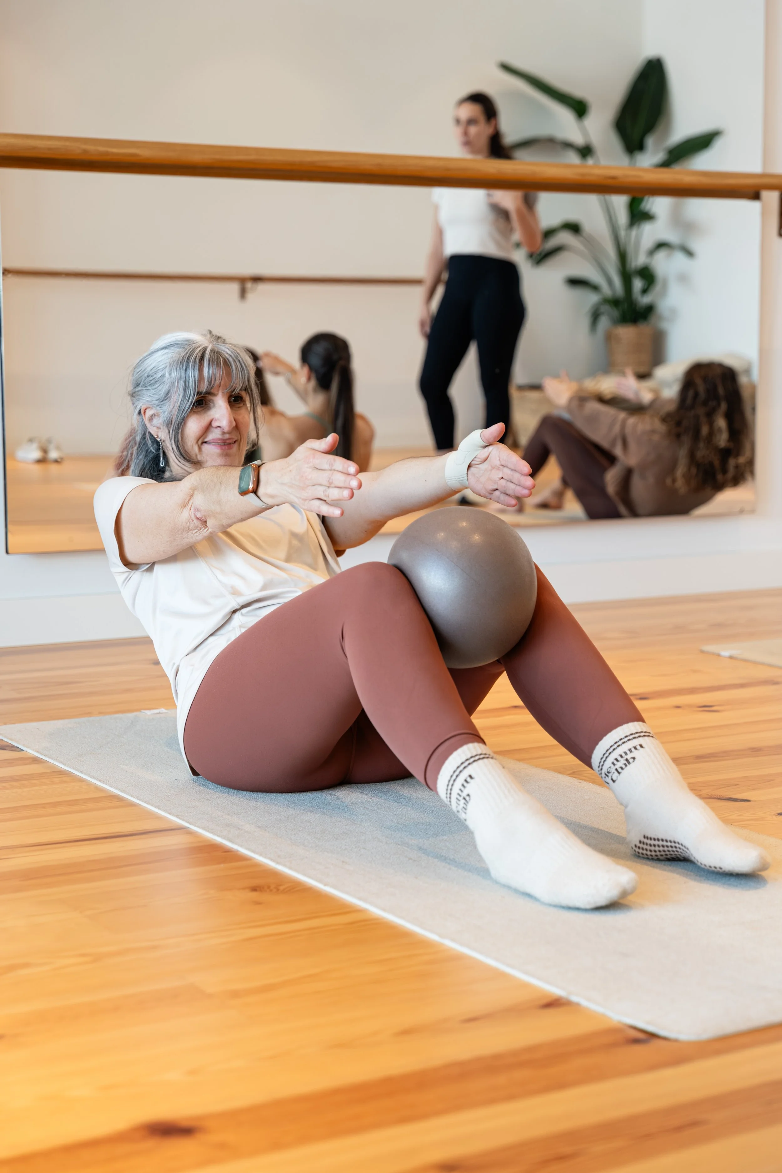Pilates com Overball para todas as idades no Plenum Studio