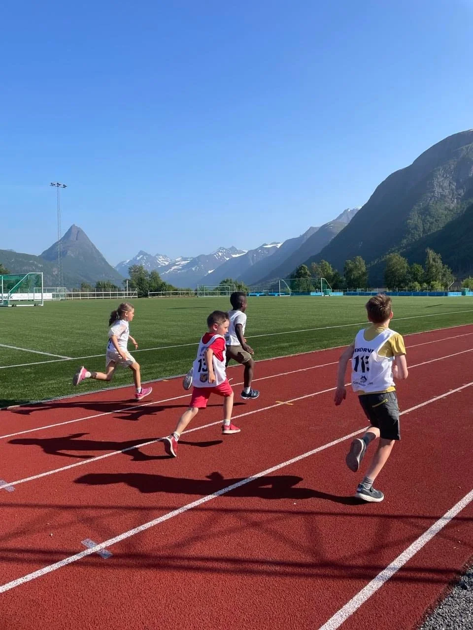 Friidrettskarusell juni