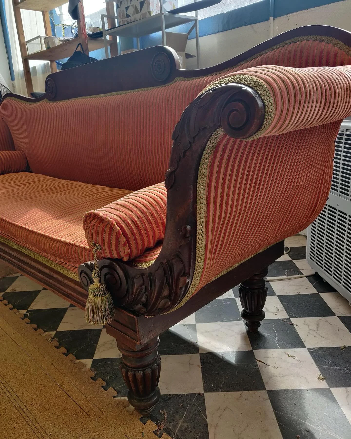 The third instalment of my throwback to Diana&rsquo;s apartment in S5 of @thecrownnetflix &hellip;
Restoring this English regency sofa was a dream - how gorgeous is this fabric with pink velvet stripe, sandwiched by subtle lime green detailing?! 🍋&z