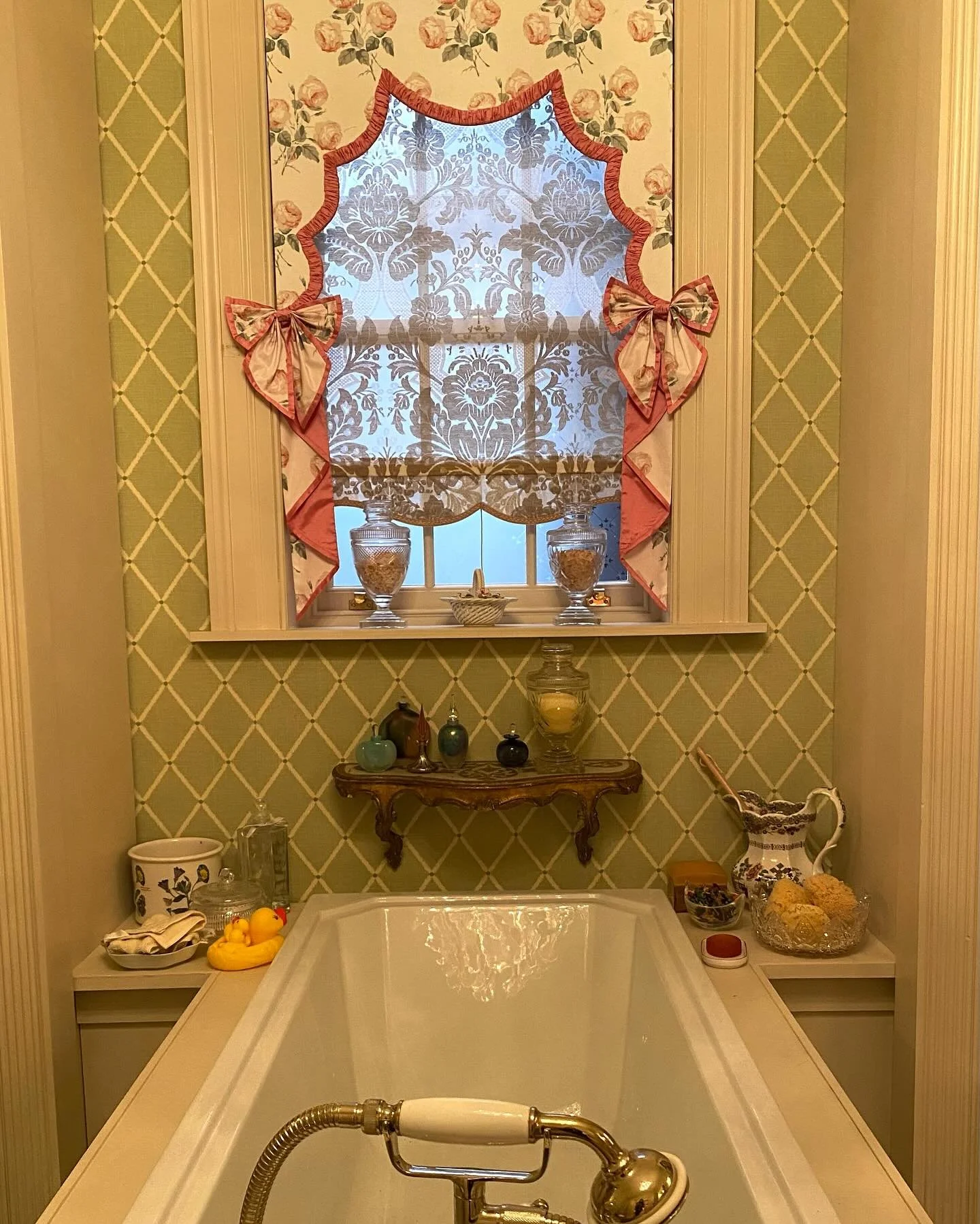 My first in a little series of our drapes makes on Diana&rsquo;s apartment from season 5&hellip; I loved these little bathroom pelmets and working on the lovely pink silk details in the bias binding required a lot of precision. 
This set was the brai