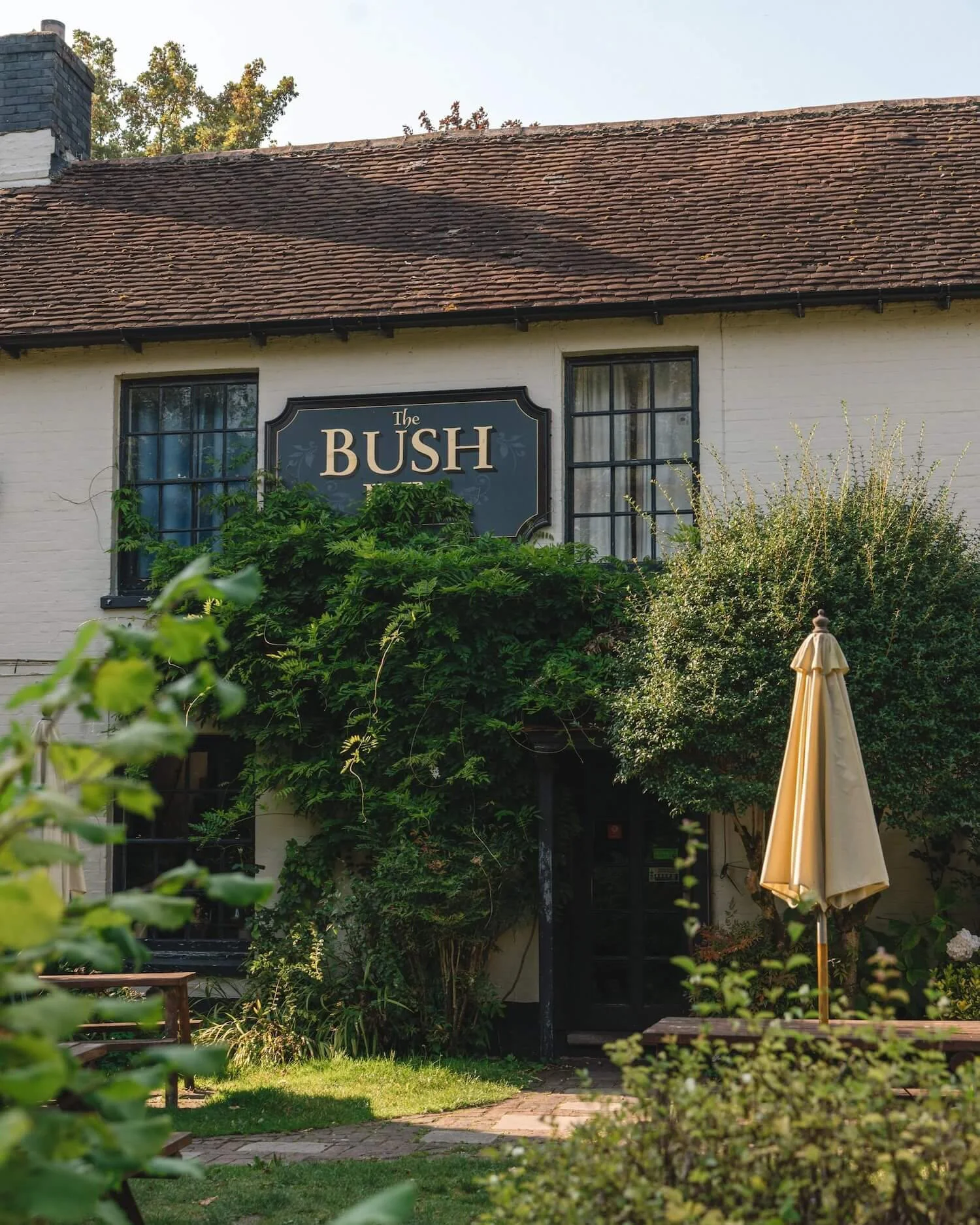 Itchen Valley Studio Holiday Accommodation Hampshire Country Pub