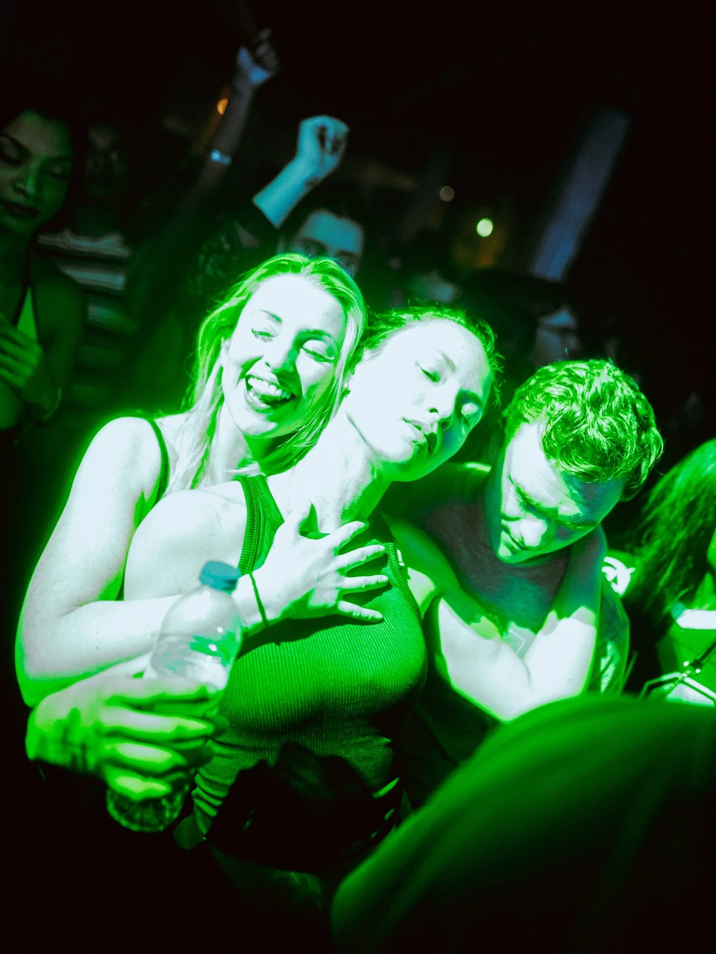 Derni&egrave;re soir&eacute;e Afrotonik comme on les aime 🎢💚

On a h&acirc;te de vous retrouver sur le dance floor tr&egrave;s soon et faire ce qu&rsquo;on fait de mieux, se rassembler, bouger et reconnecter ! 🫶🏾

Annonce officiel du lineup demai