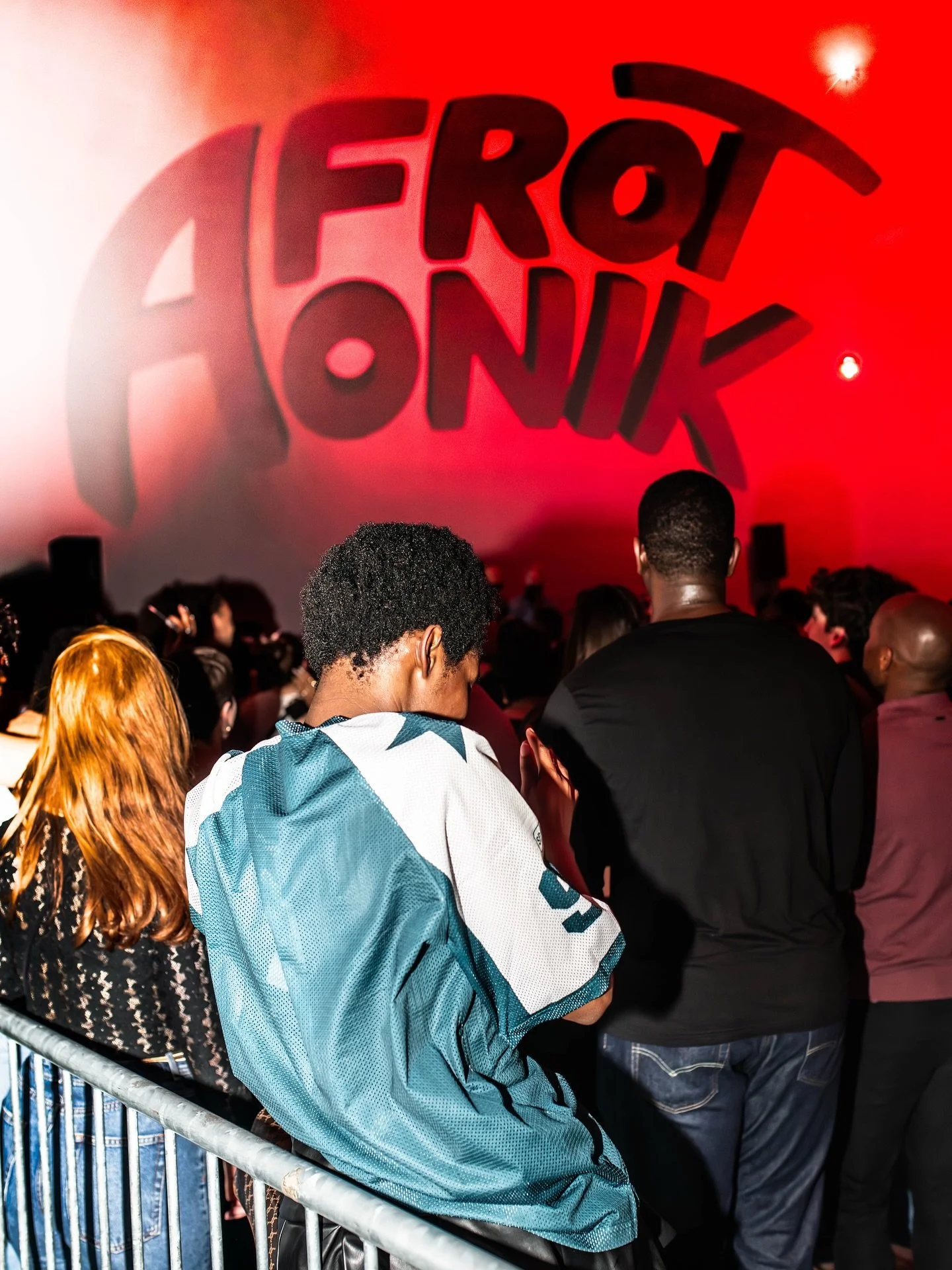 On se retrouve dans la joie et le bonheur ce samedi 🌺 

L&rsquo;&eacute;nergie est l&agrave;, les vibes sont l&agrave;, vous &ecirc;tes l&agrave; et c&rsquo;est tout ce qu&rsquo;il faut 🌍🙌🏾 

Billets d&rsquo;admission g&eacute;n&eacute;rale encor