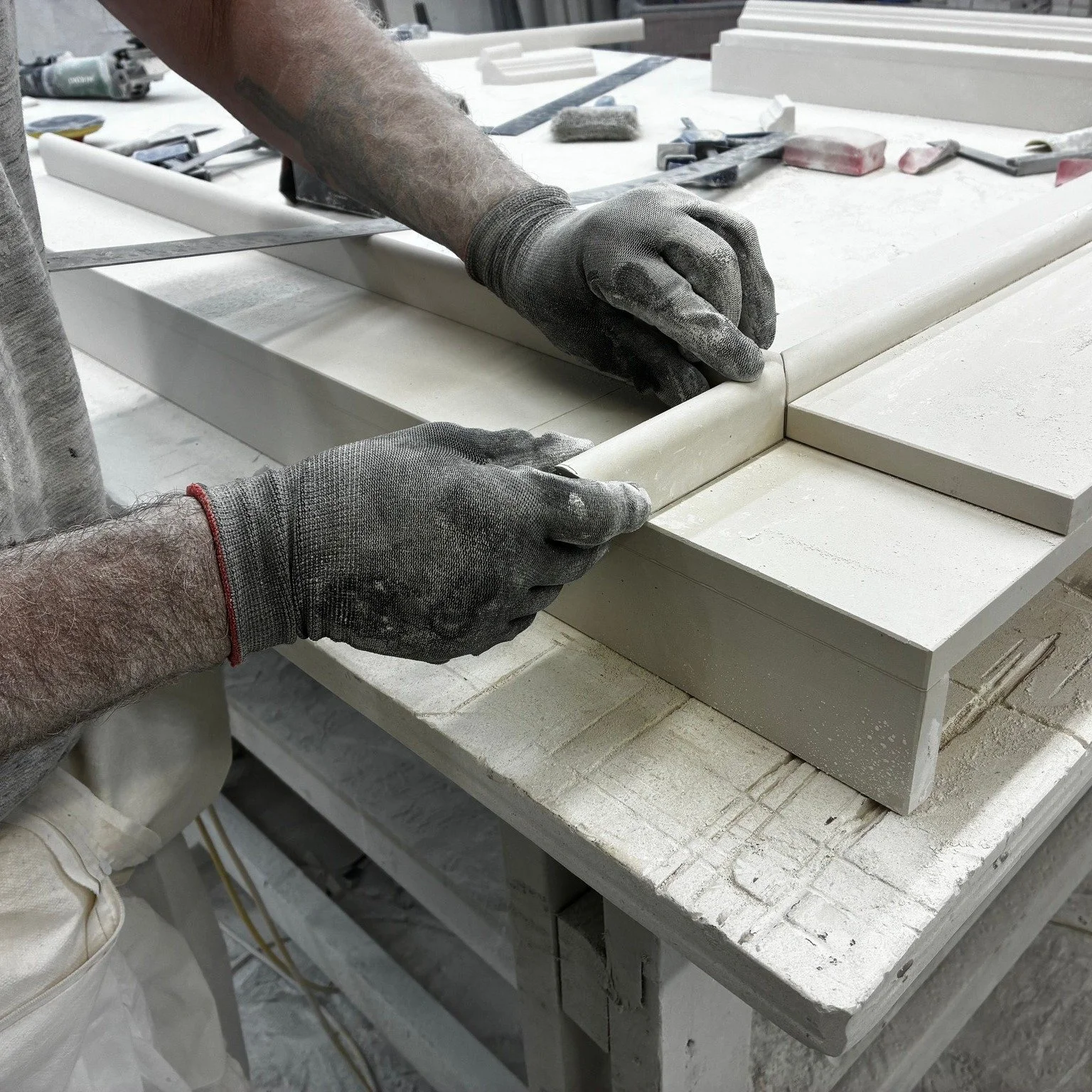 It takes time, care and skill...........

There's no shortcuts when it comes to hand-making a stone fireplace. Here's Matt working on the finer details of a Scotney surround he's making........

#stonemason⛏#fireplacemaker🔥 #mastermason #handmade #c