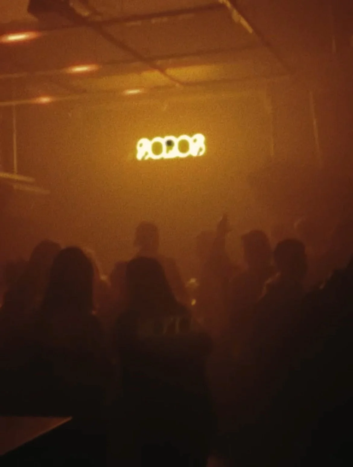 Folklor, Lausanne Warming the Room