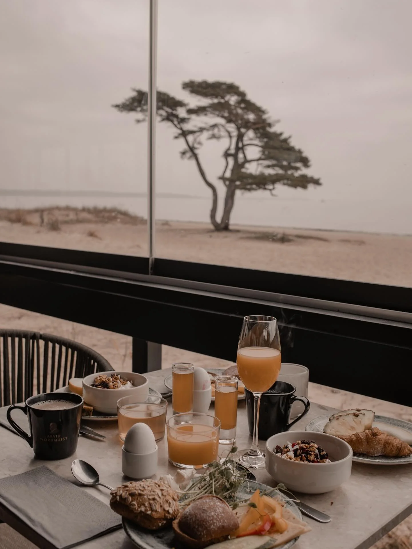 F&ouml;r mig &auml;r november&ndash;februari den ultimata spa-perioden. Kroppen l&auml;ngtar efter v&auml;rme, sinnet efter lugn och sj&auml;len efter en paus. 🌊🧖&zwj;♀️

B&auml;sta investeringen under vintern: en stunds stillhet i badrock. @ahusse