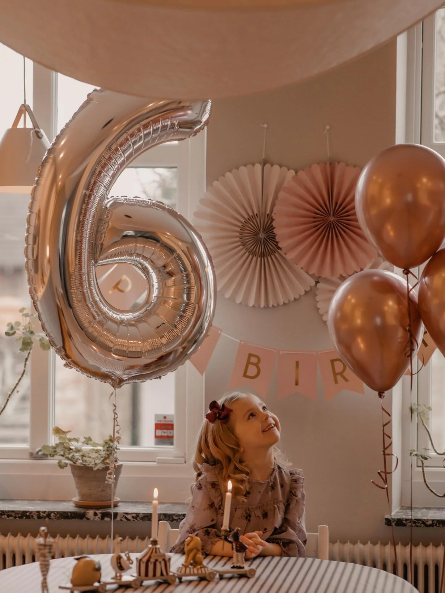 Hurra, hurra, hurra f&ouml;r v&aring;r fina lilla Elsa idag! 💕🎂🎈