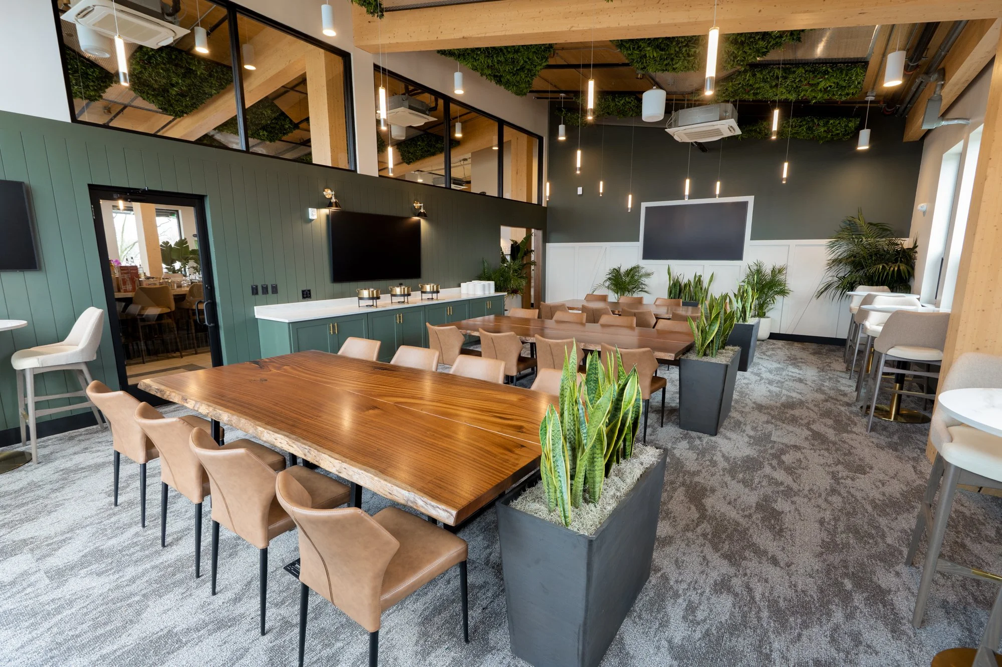 Lani_Sky Room-1_web.jpg