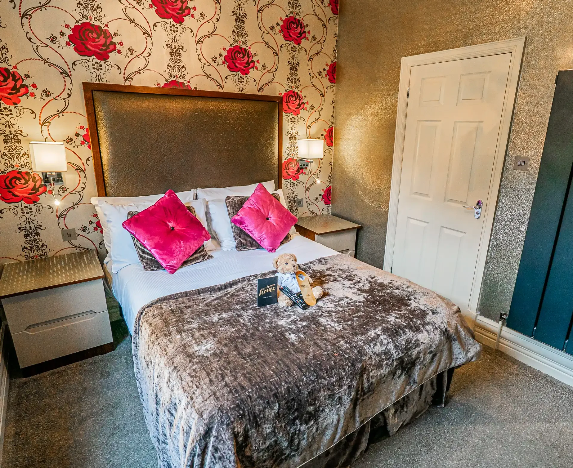 Cranleigh Hotel Room 3 King Size Bed