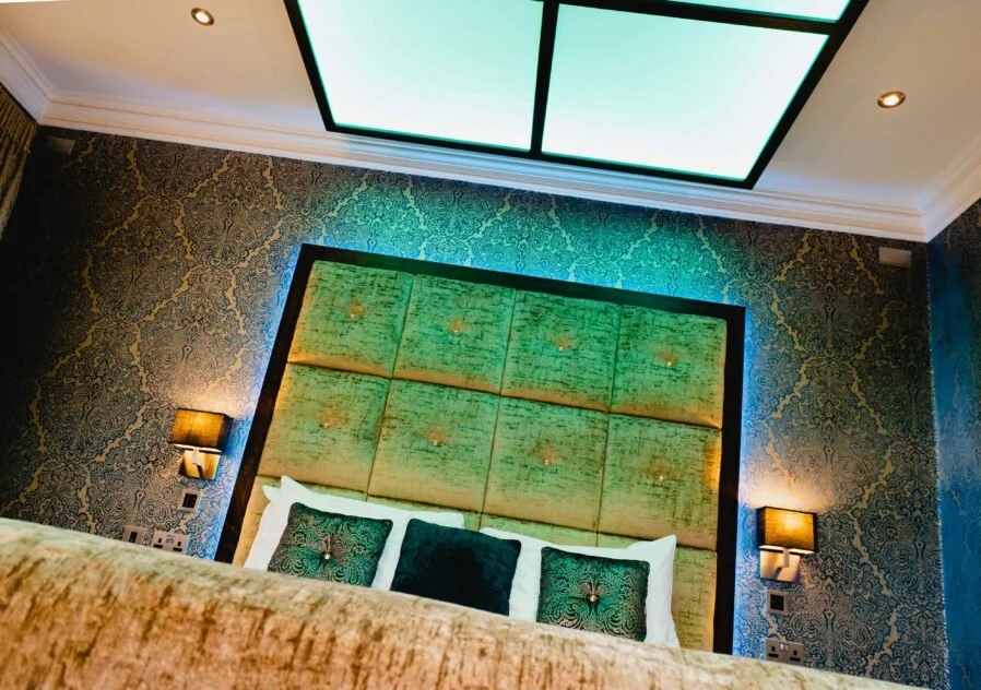Win 2 nights of Passion, dinner with the best lake views and our huge heart package.