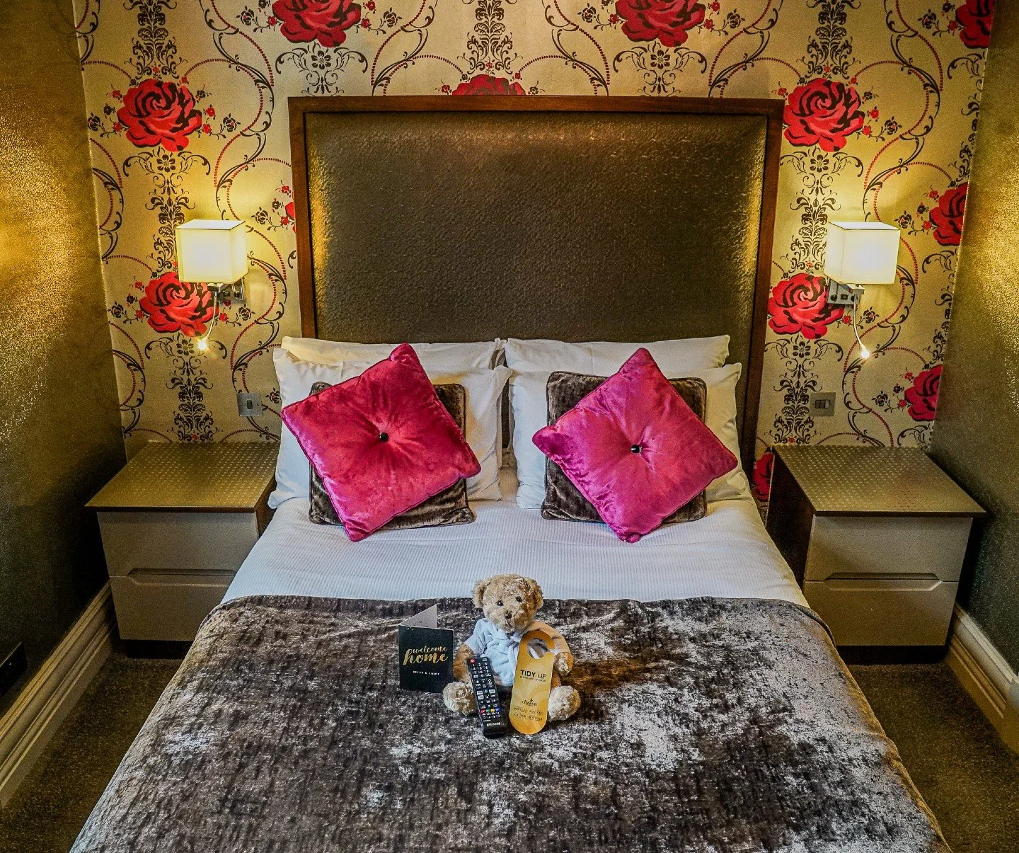 ❌ Boring NYE plans? Not this year.
✅ Cranleigh Boutique? HELL YES.
NYE 2026 PACKAGE
Dec 31–Jan 2 | 2 Nights of Luxury
🔥 What's included:
→ FREE access to BAHA's NYE bash
→ Breakfast both mornings (cure that hangover right)
→ 10