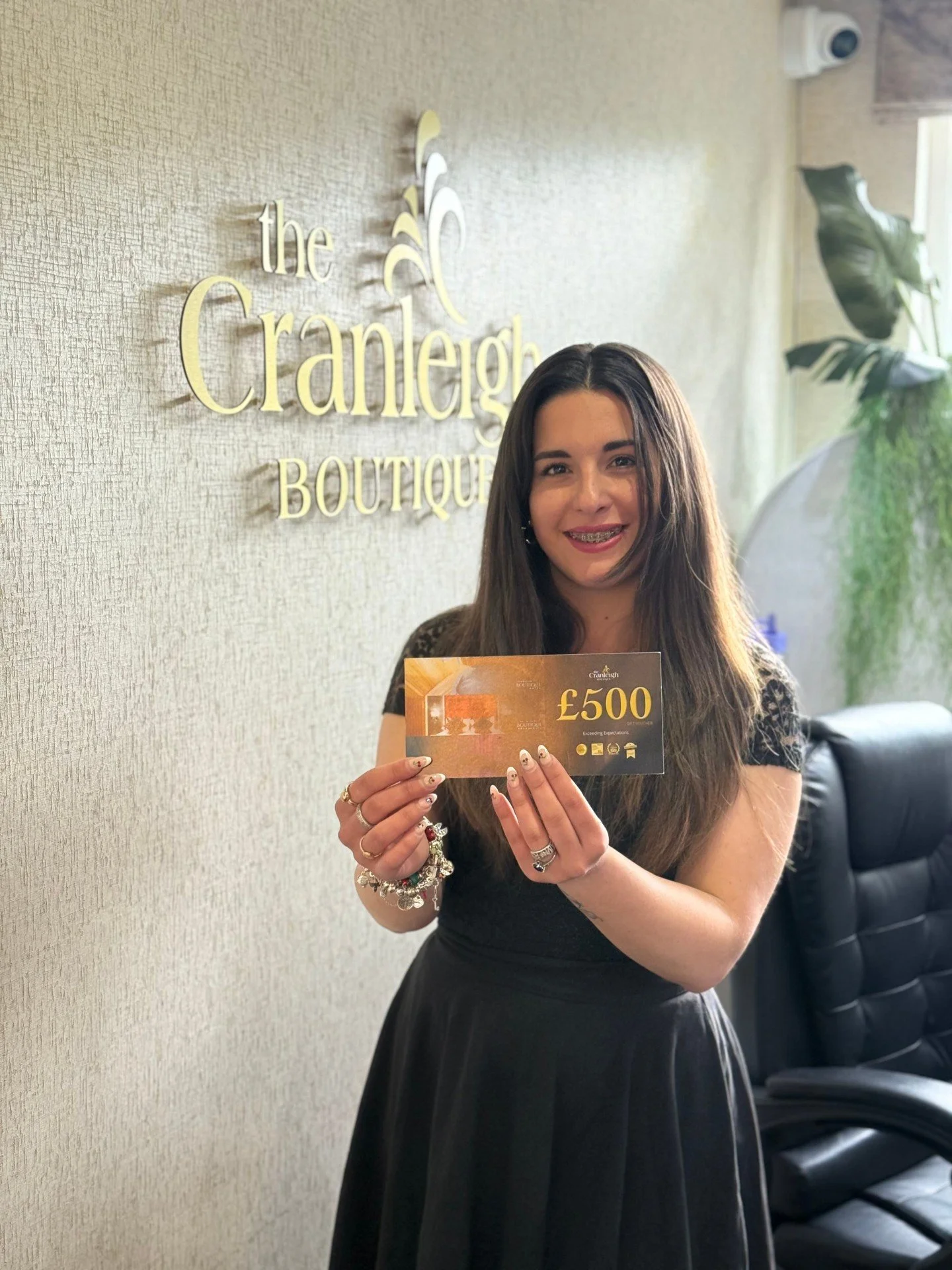 Give them US time.
Not another thing to unwrap and forget.
Cranleigh vouchers = the weekend where phones stay off, breakfast appears magically, and you remember why you're together.
From &pound;50 | Pure escape in Bowness
The gift that brings people 