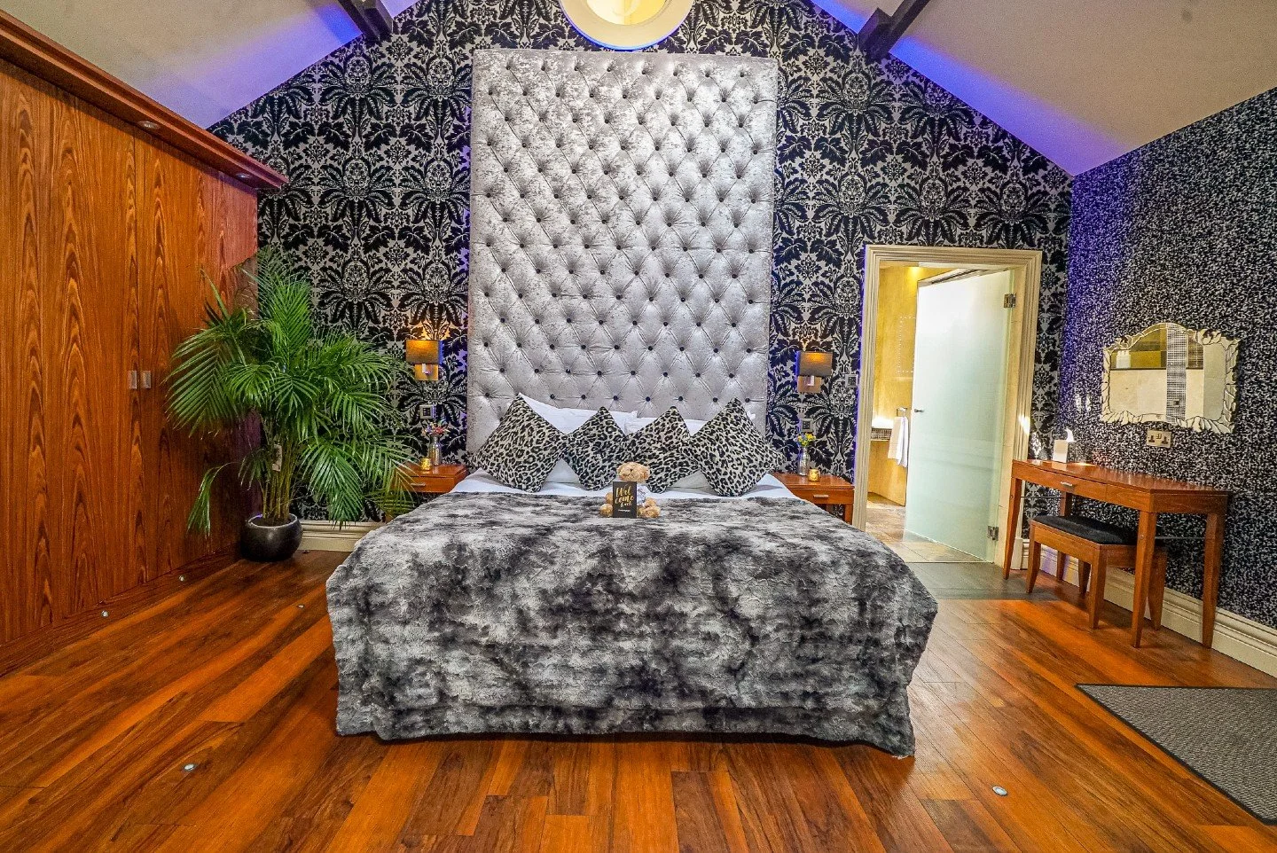 🎉 NYE SORTED + NOWHERE TO STUMBLE HOME TO! 🎉

The Cranleigh NYE Package: Dec 31 - Jan 2

✨ 2 nights luxury accommodation
🍳 Breakfast both mornings (you'll need it!)
🎊 FREE entry to BAHA's legendary NYE bash
🛏️ Your room is literally upstairs
SAV