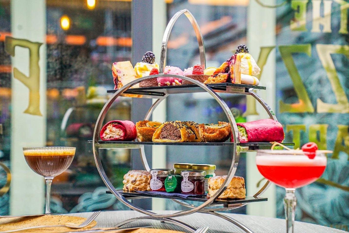 Book Cranleigh, unlock the perks:

✓ 15% off Fizzy Tart&eacute; (cocktails, afternoon tea, brunch)
✓ 20% off your room
✓ Everything in one place in Bowness
Stay smart. Eat well. Save money. Simple.

Book your winter glow-up NOW : https://thecranleigh