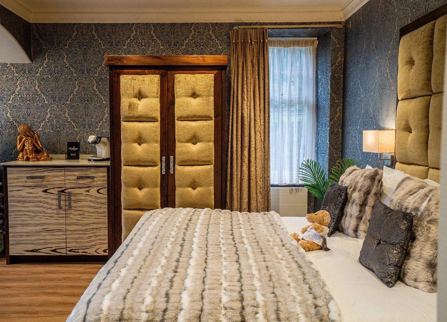 Two days left. Still no NYE plans with your special someone? 😬💙

Last chance for Lake District romance:
✅ Free BAHA NYE party entry
✅ Boutique room at Cranleigh (2 mins stumble)
✅ Breakfast both mornings
✅ Two nights together at the Lakes
Dec 31&nd