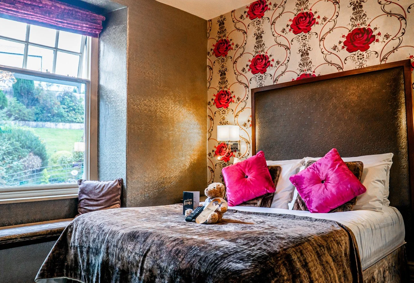 ONE NIGHT. 20% SAVINGS. TOTAL RECONNECT. ☁️

Can't get away for two? Our Spring Escape still has you covered.

Secure a 20% saving on any 1-night stay between April and June. It&rsquo;s the smart-choice for a refined mid-week exhale in the Lake Distr